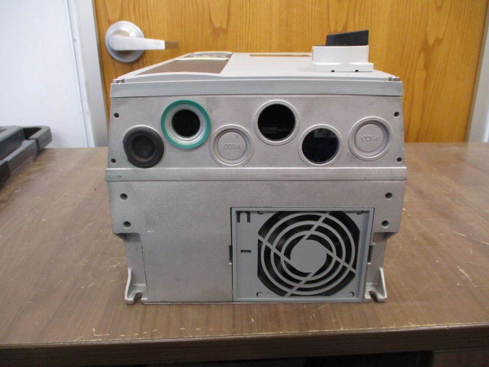 Danfoss VLT AC Drive 131Z0832 3HP 3Ph Output: 3x0-Vin 0-590Hz 4.8A w/ Keypad