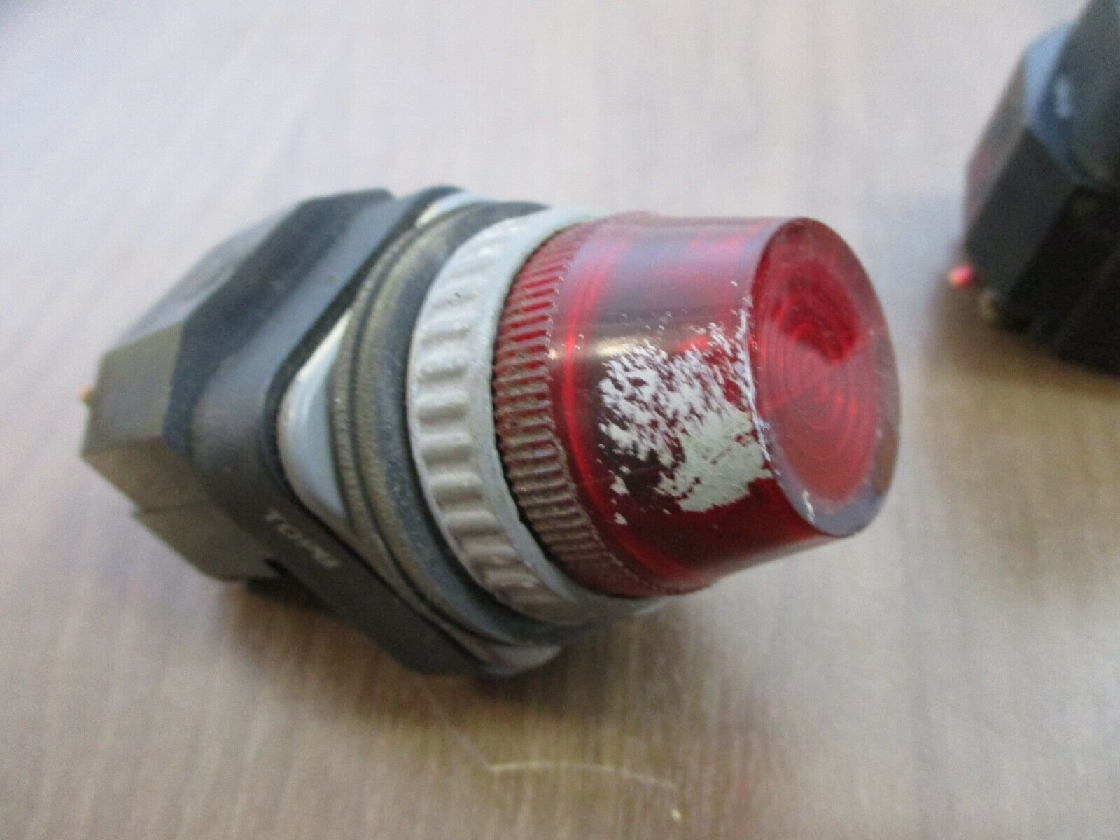 Allen-Bradley Pilot Light 800H-PR16 Ser. C Red *Lot of 2* Used