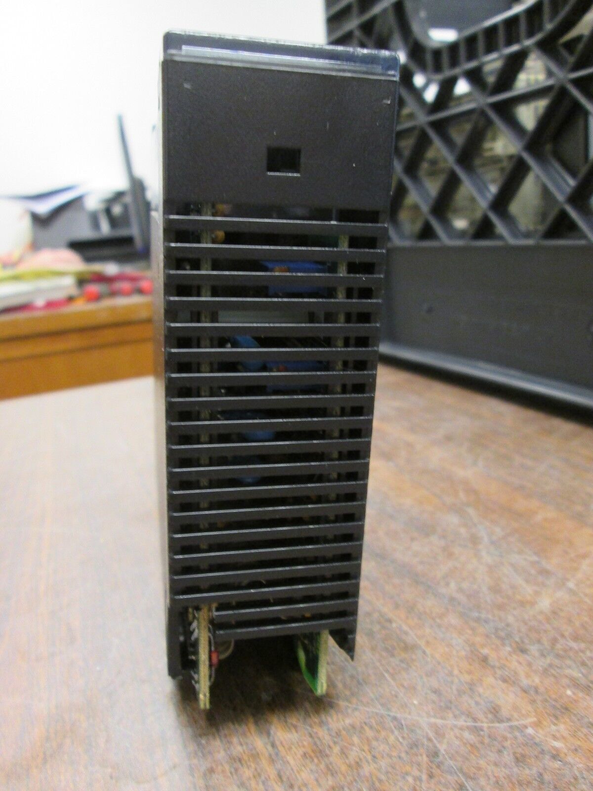 GE Fanuc Analog Input IC693ALG22IJ 4Pt Current Used - broken mounting point