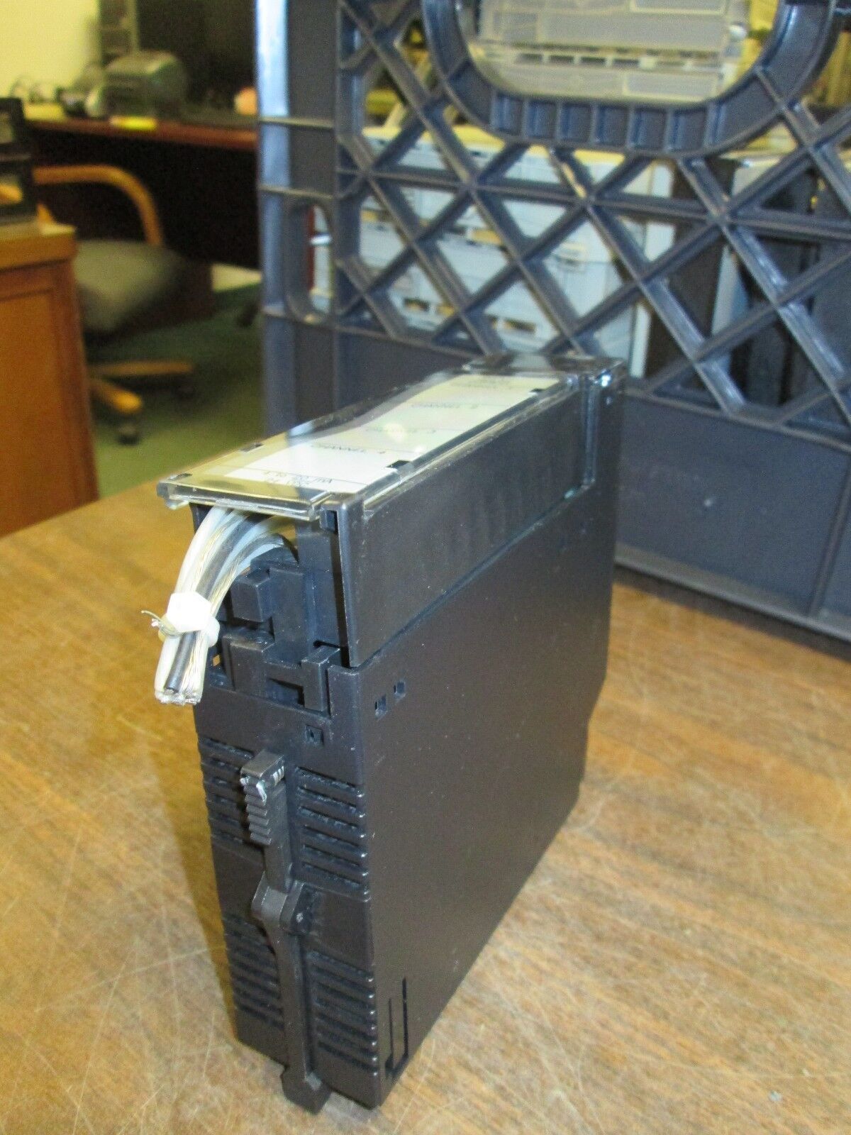 GE Fanuc Analog Input IC693ALG22IJ 4Pt Current Used - broken mounting point