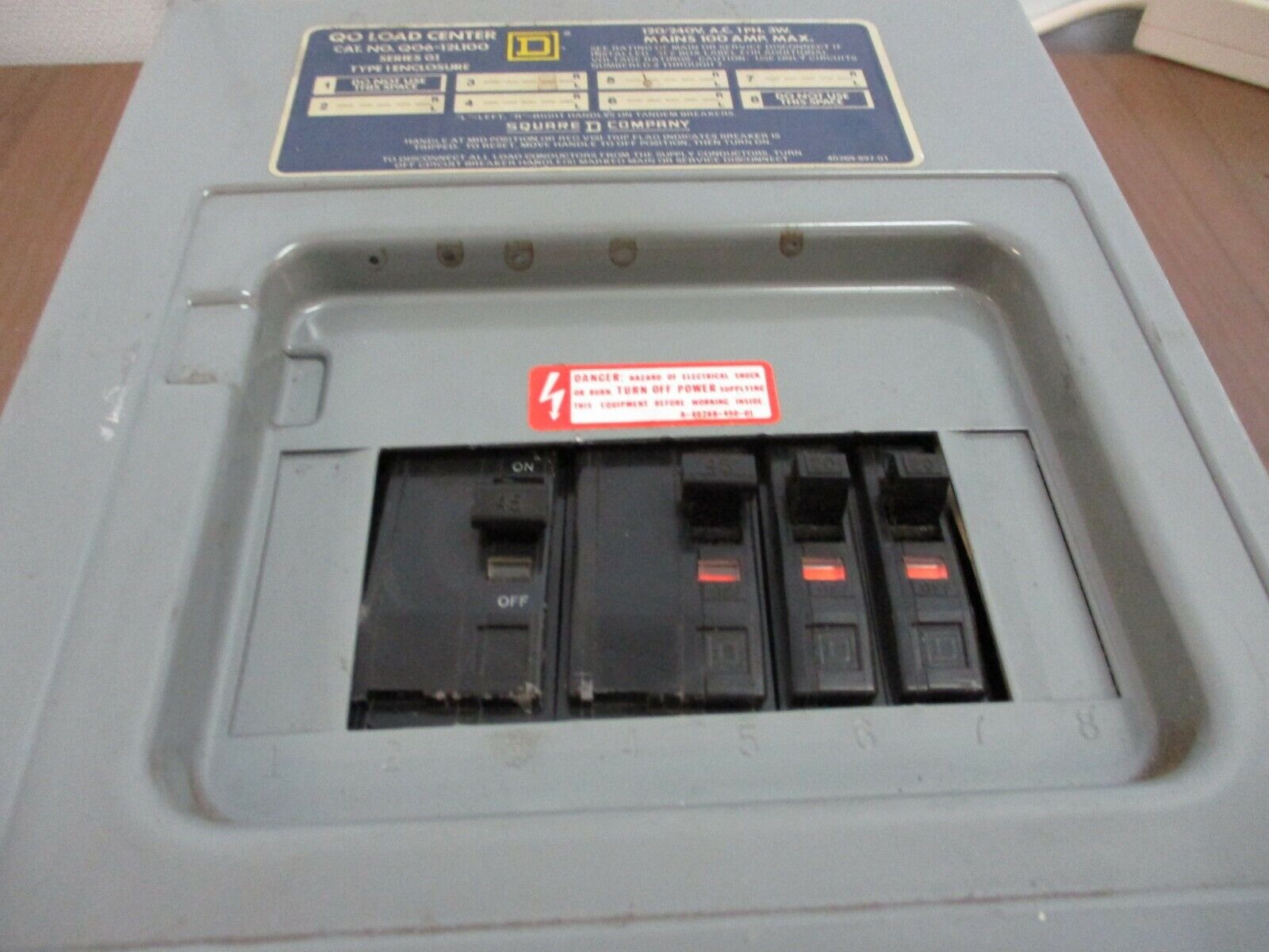 Square D QO Load Center QO6-12L100 100A 120/240V 1Ph 3W Used