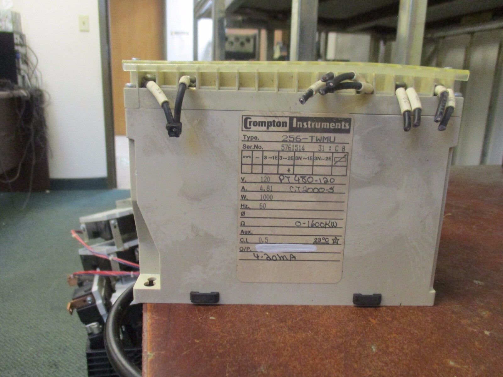 Crompton Paladin Transducer 256-TWMV-QQHG-CW 120V 4.81A 60Hz Used