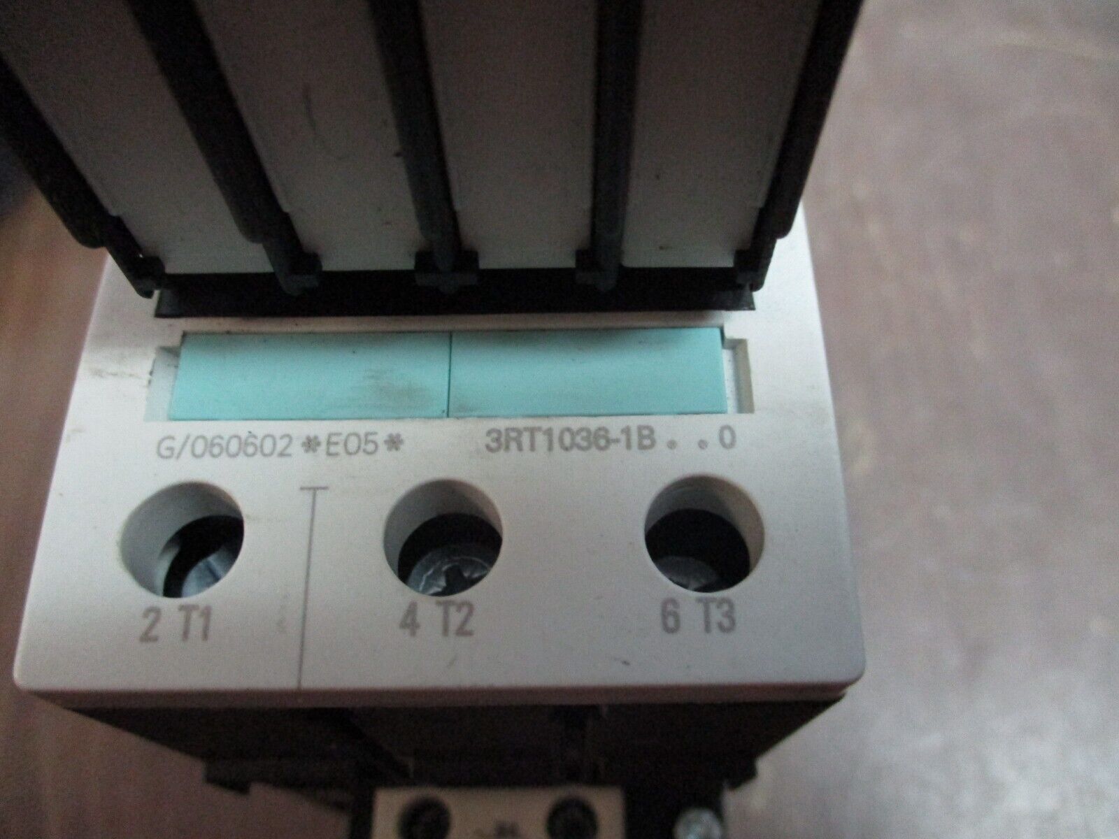 Siemens Sirius Contactor 3RT1036-1B..0 24VDC 50A 600V w/ Aux Contact Block Used