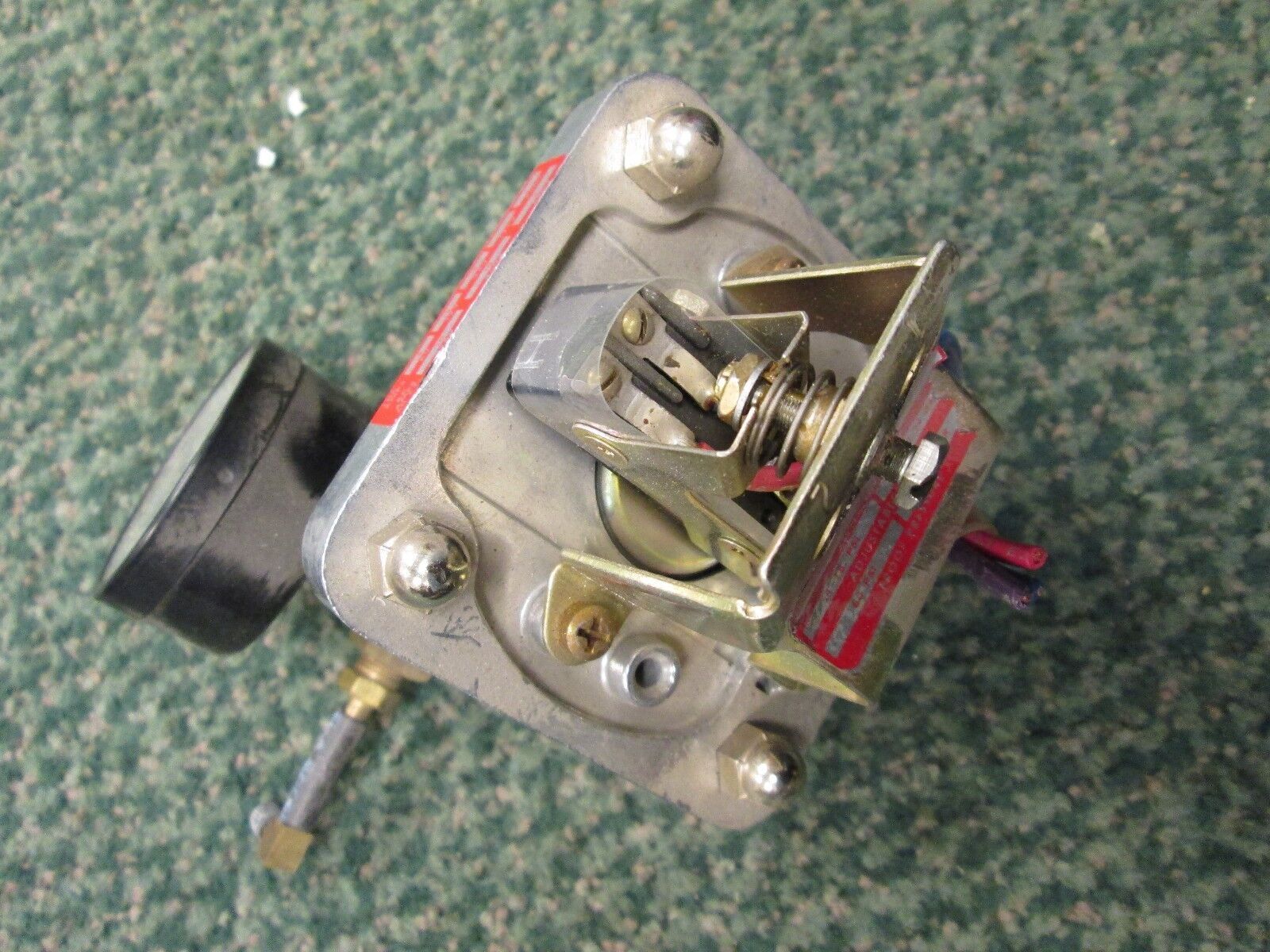 Delaval-Barksdale Pressure Switch D1S-H18 .4-18 PSI w/ Pressure Gauge Used