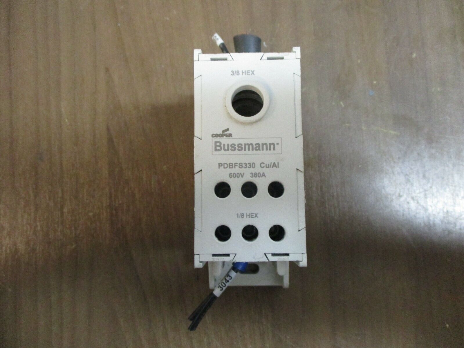 Cooper Bussmann Power Distribution Block PDBFS330 380A 600V 1P Used