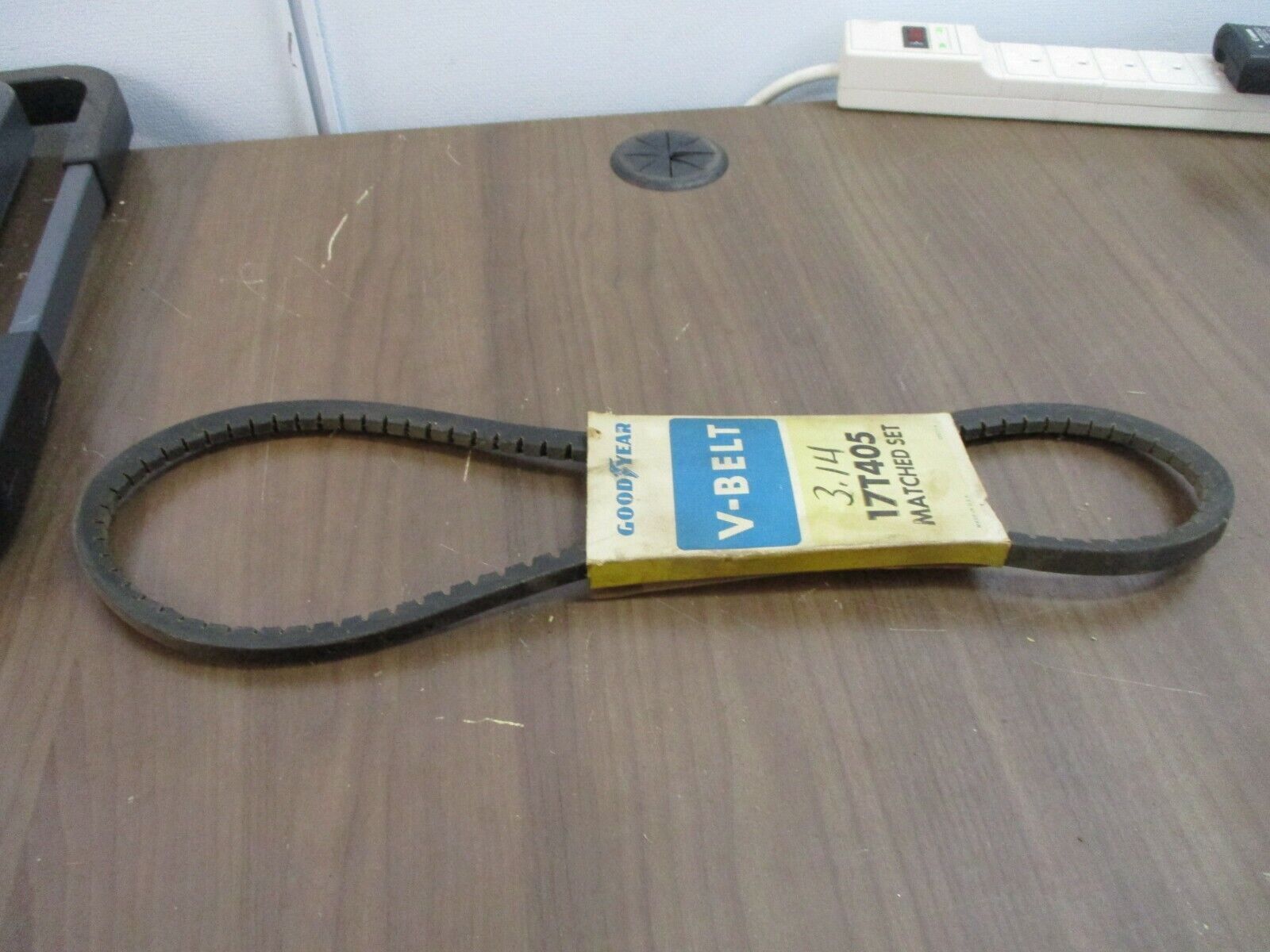 Good Year V-Belt 17T405 New Surplus