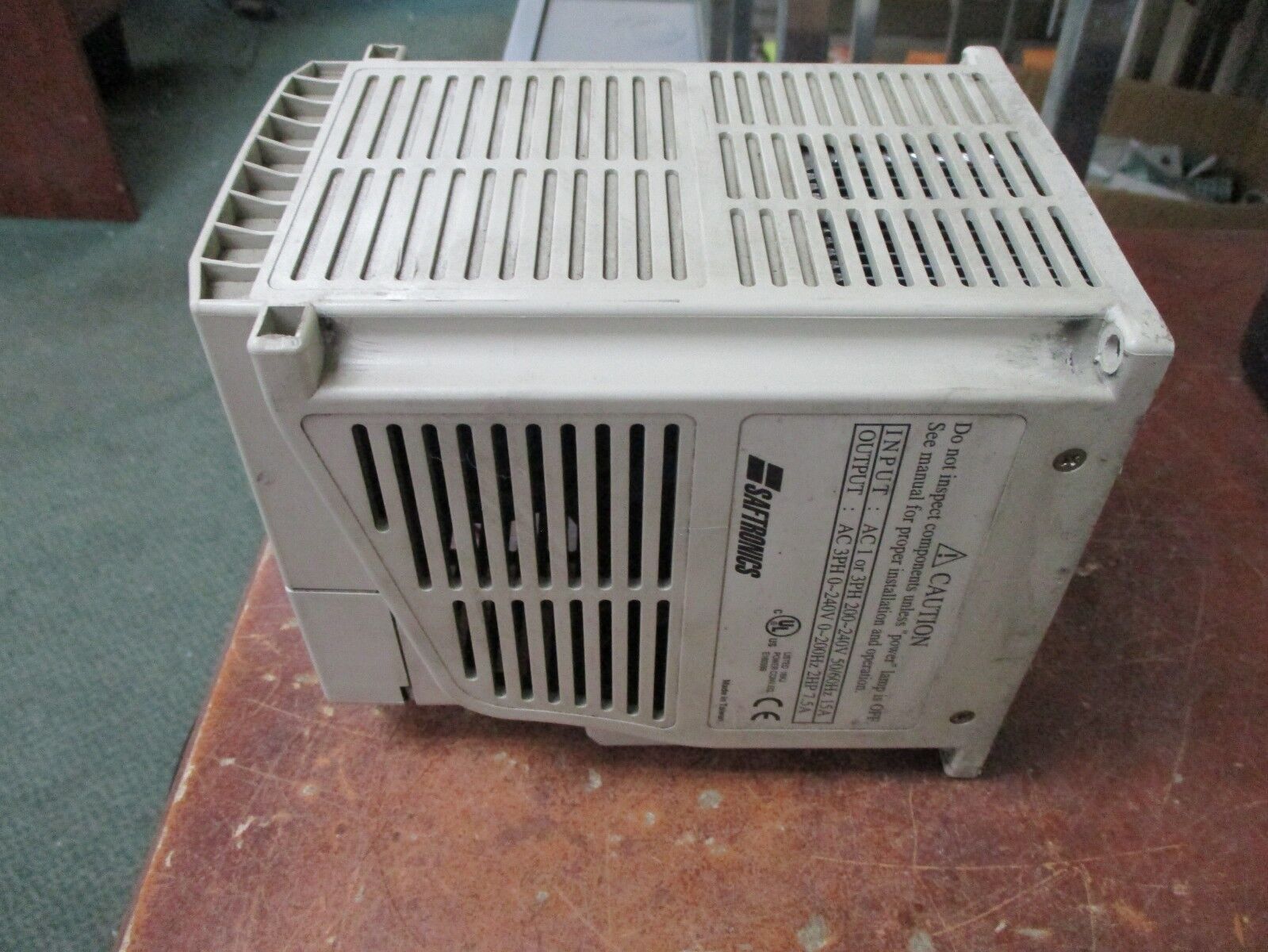 Saftronics S10 AC Drive 2HP Input: 200-240V, 50/60Hz, 15A Used
