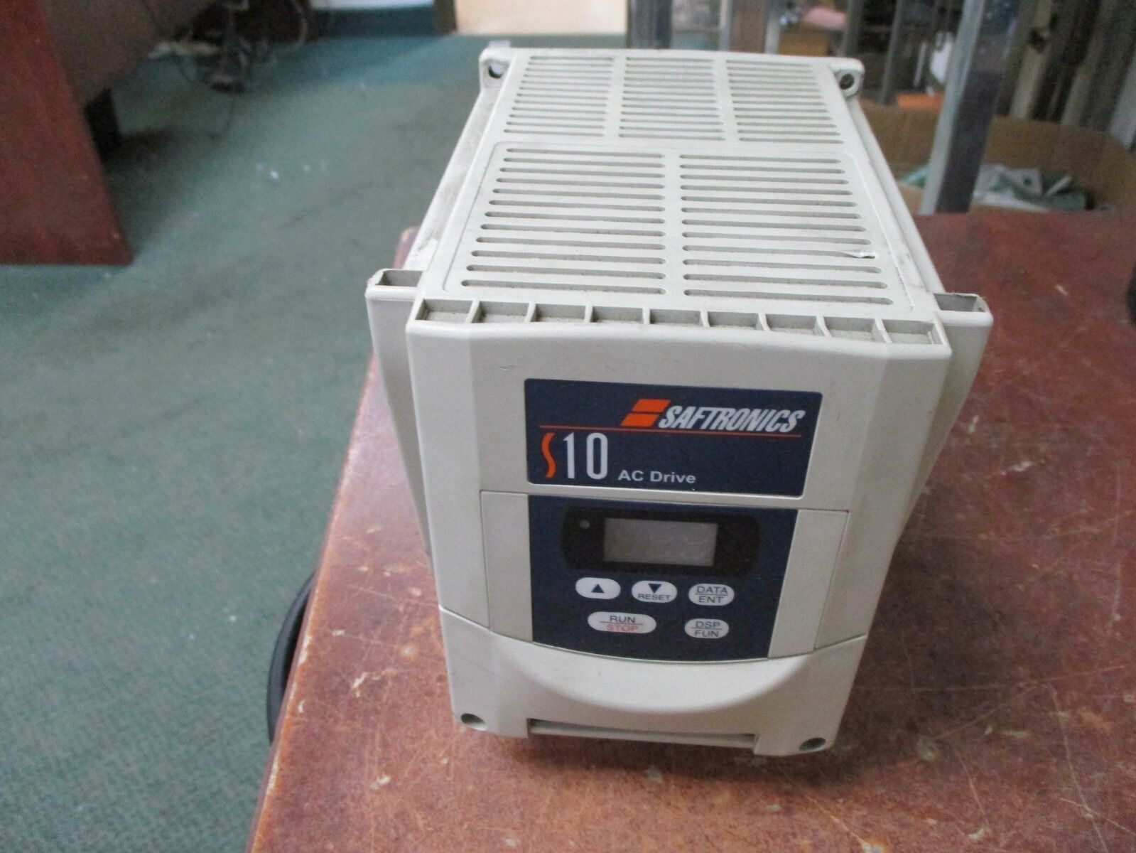 Saftronics S10 AC Drive 2HP Input: 200-240V, 50/60Hz, 15A Used