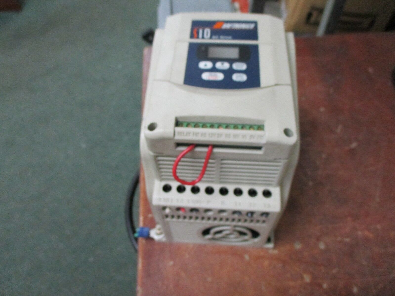 Saftronics S10 AC Drive 2HP Input: 200-240V, 50/60Hz, 15A Used