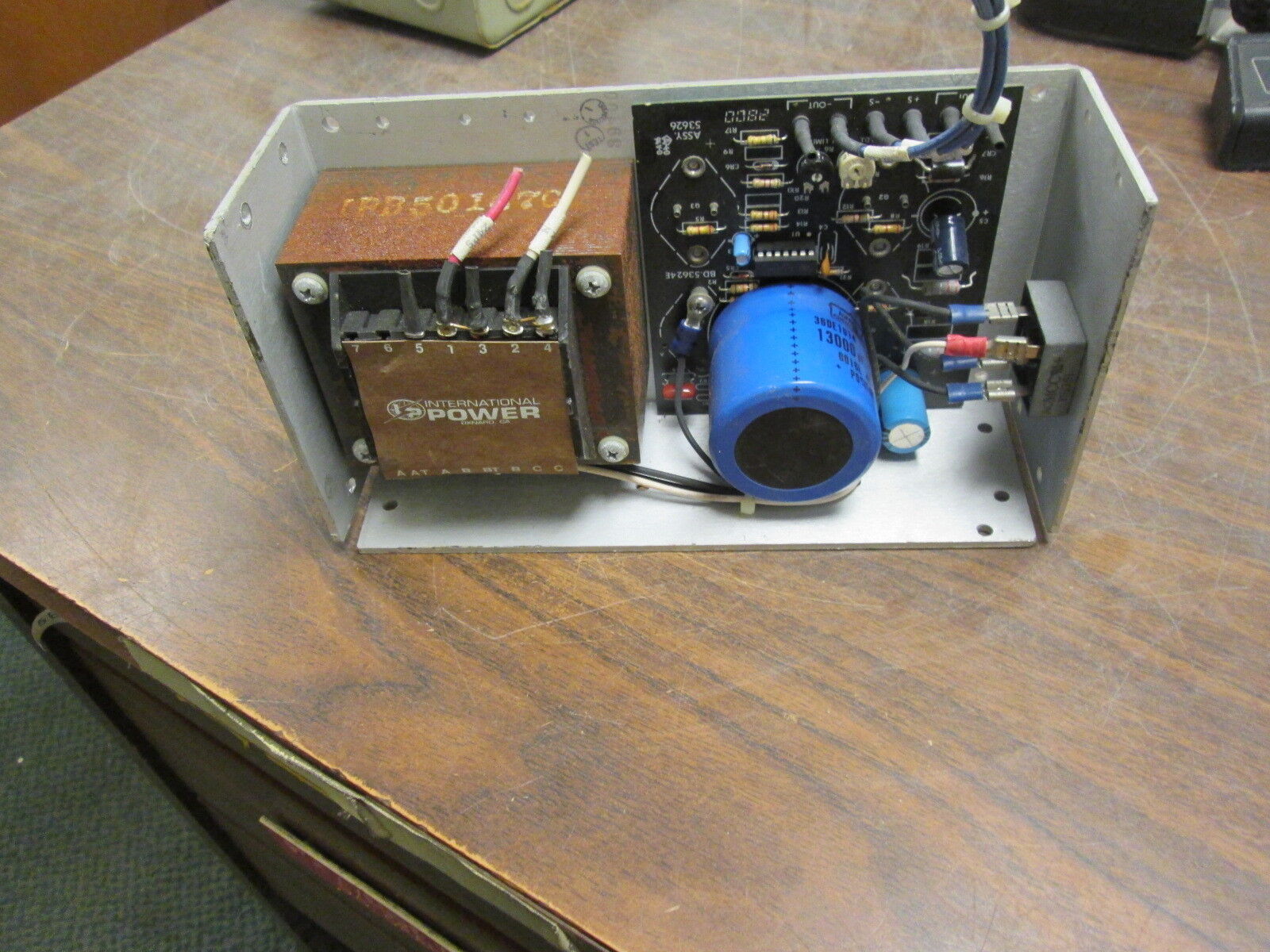 International Power Power Supply IHD24-4.8 Input: 100-240V, 2A, 1A Used