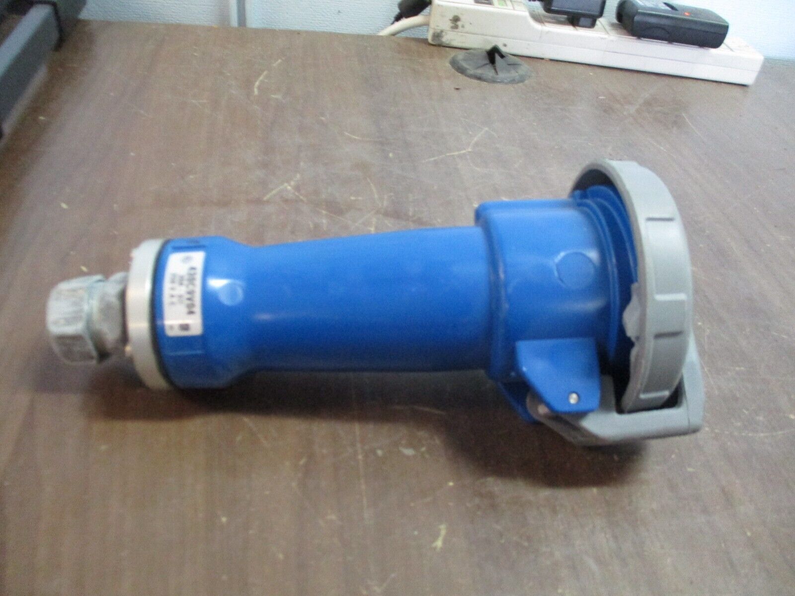 Hubbell Connector 430C9V04 30A 250V 3Ph *Conduit End* Used