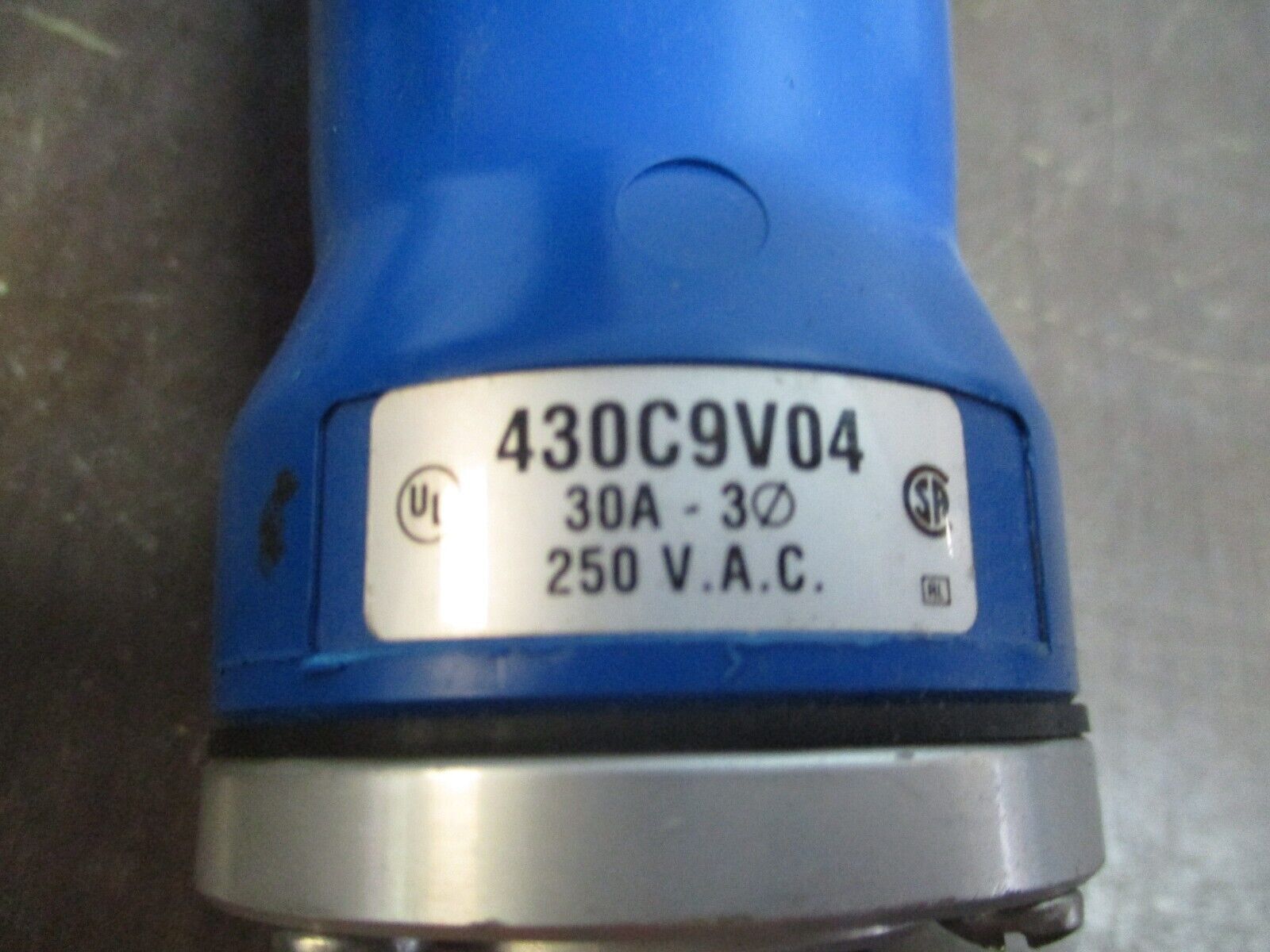 Hubbell Connector 430C9V04 30A 250V 3Ph *Conduit End* Used