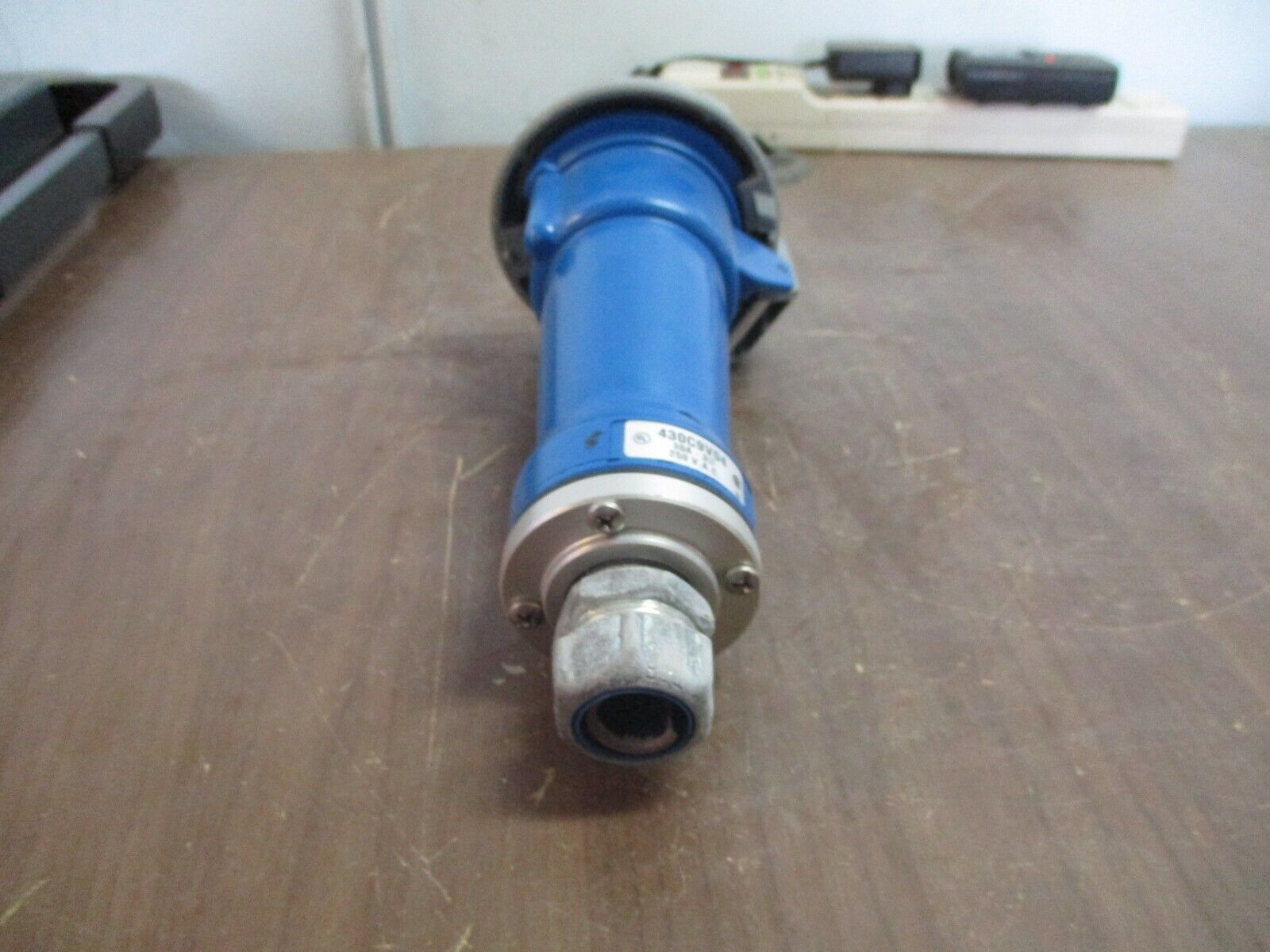 Hubbell Connector 430C9V04 30A 250V 3Ph *Conduit End* Used