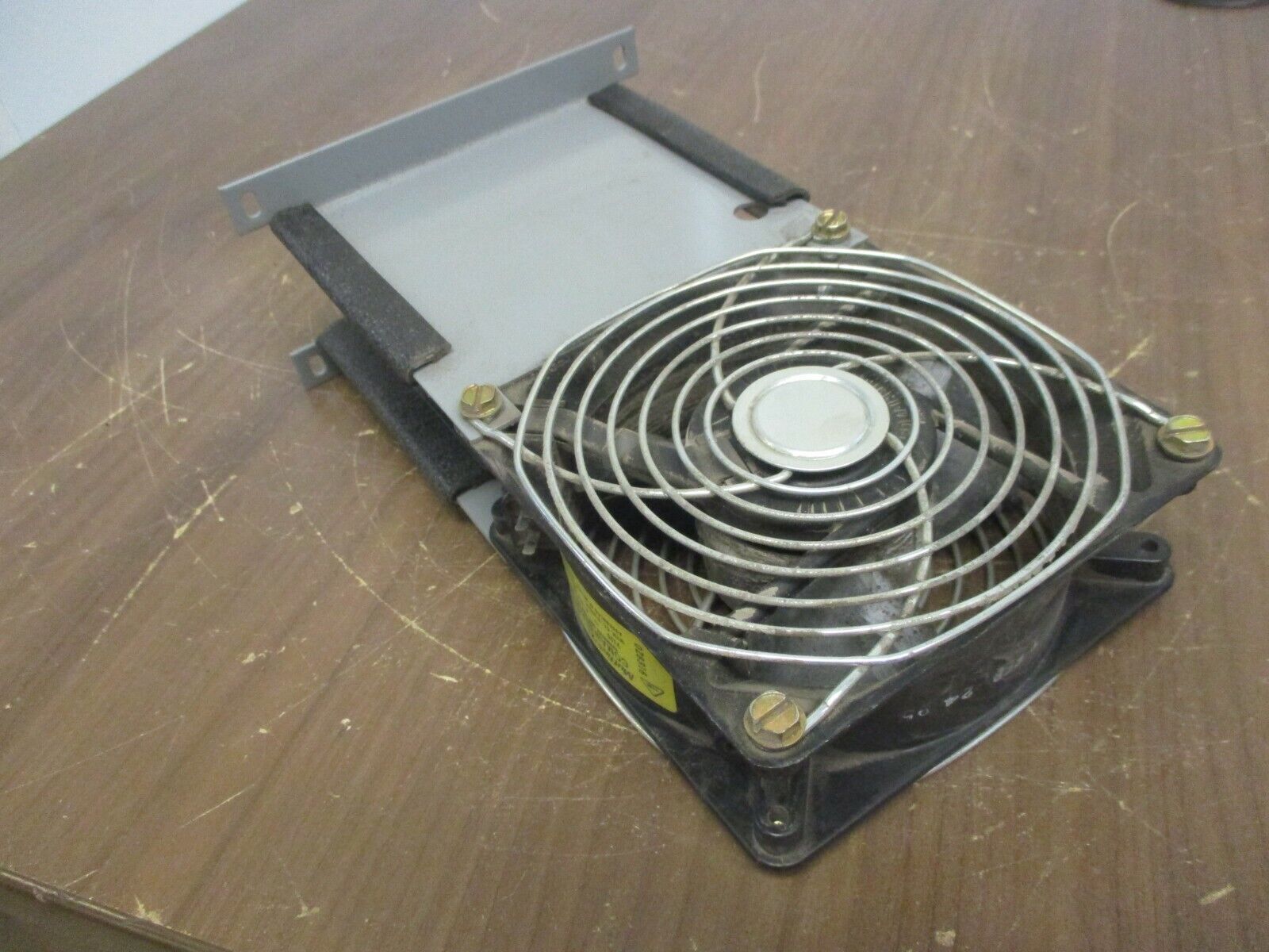 Comair Rotron MX2A3 Muffin-XL Axial Fan 028316 115V 0.20/0.18A 50/60Hz Used