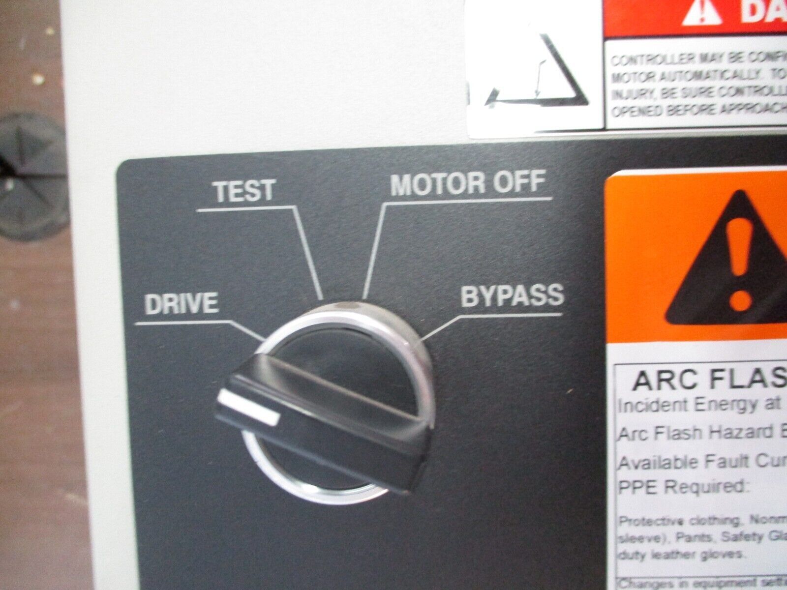 Rockwell Automation VTAC 9 AC Drive w/ Bypass 9VT-2541H0-D00 Ser. A 25HP 3Ph