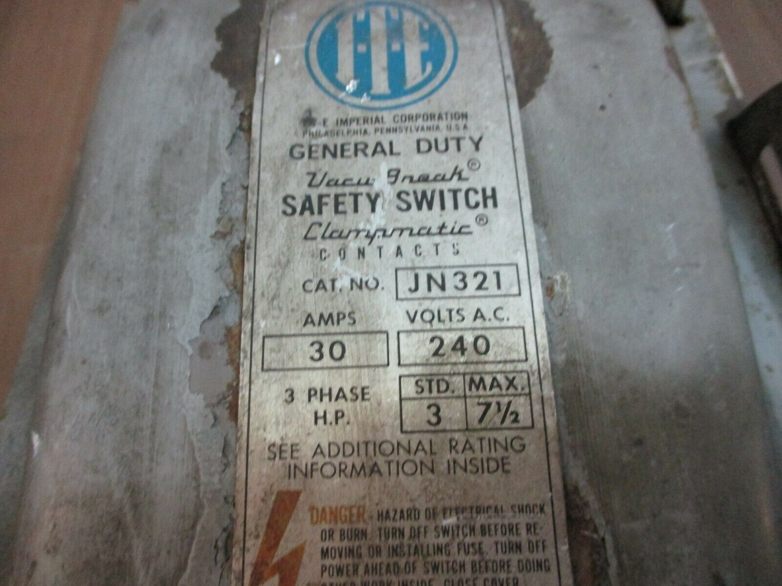 ITE Fusible Safety Switch/Disconnect JN321 30A 240V 3Ph Used