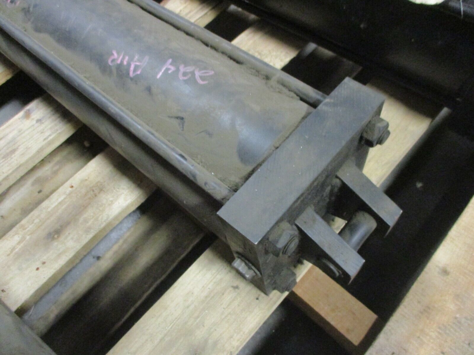 RWC Air Cylinder 889517103 250 PSI Used