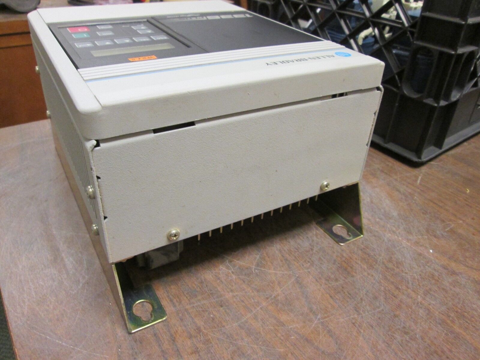 Allen-Bradley 1336 Plus AC Drive 1336S-BRF07-AE-DE4 0.75HP Used- no cover screw