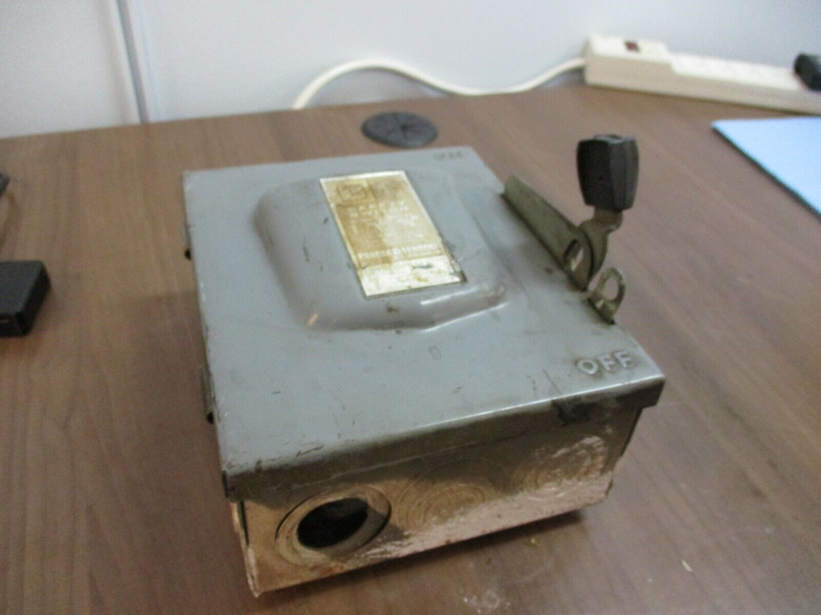 Square D Fusible Safety Switch/Disconnect D-321-N 30A 240V 3Ph Used