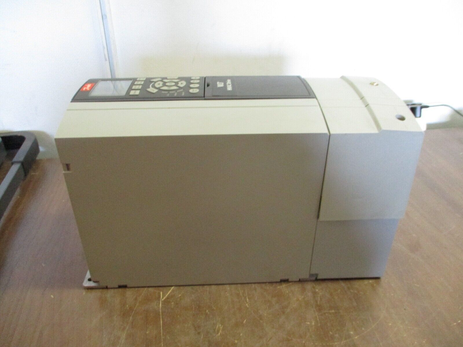 Danfoss VLT AC Drive 131F0670 7.5HP 3Ph w/ Keypad Used