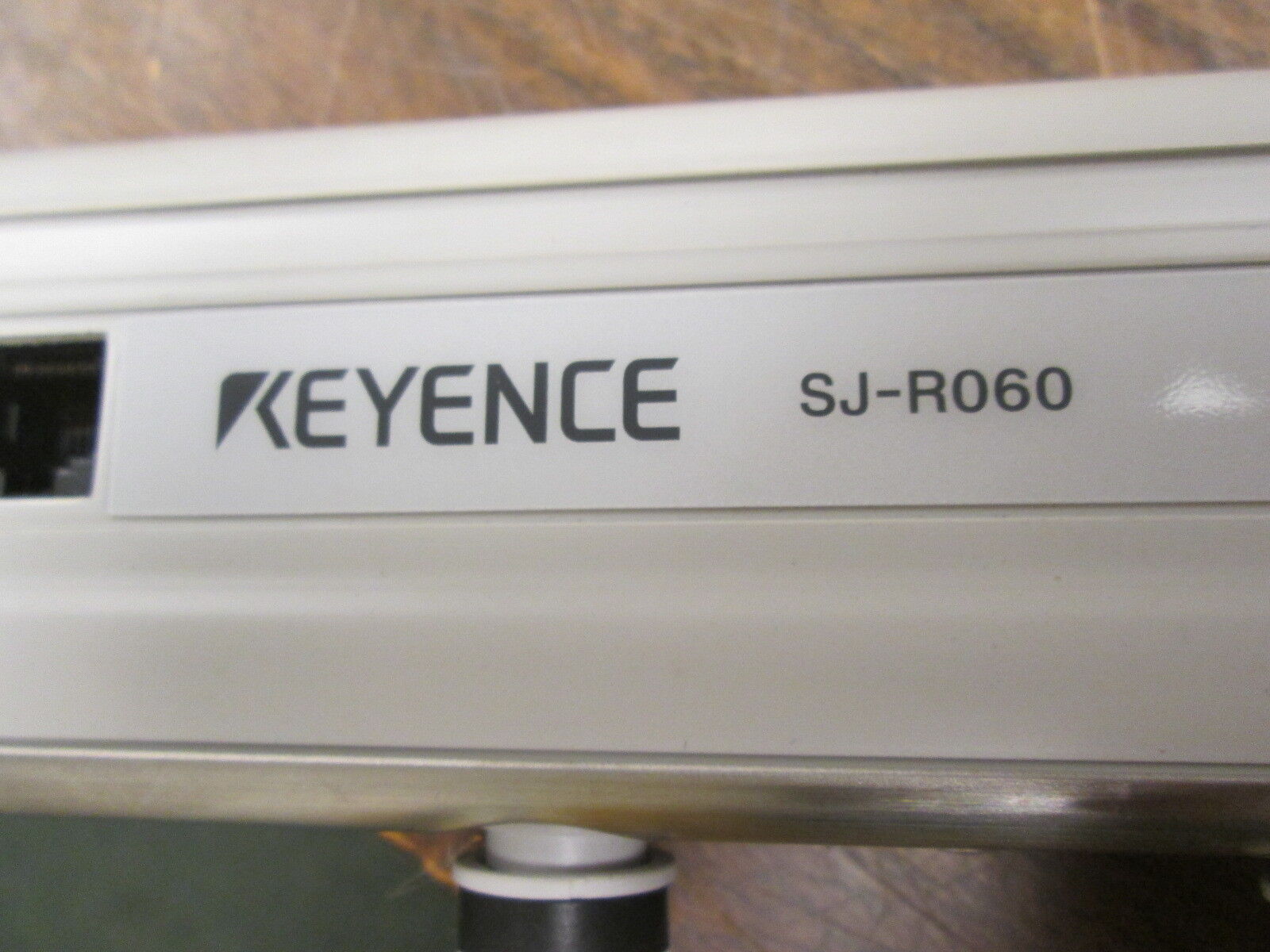 Keyence Static Elimination Bar Type Main Unit SJ-R060 Used