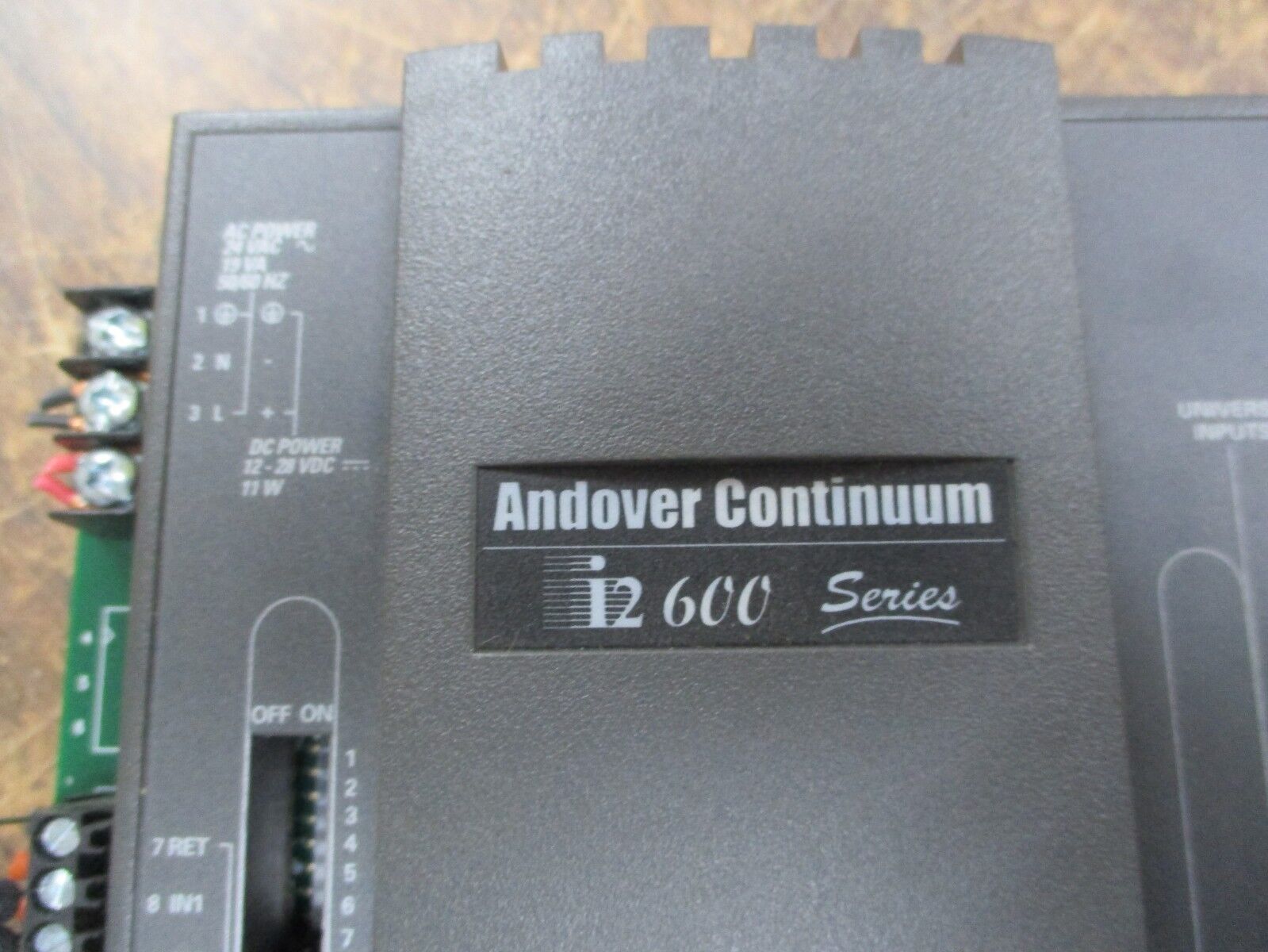 Schneider Electric Andover Continuum i2 600 Series Controller I2624 Used