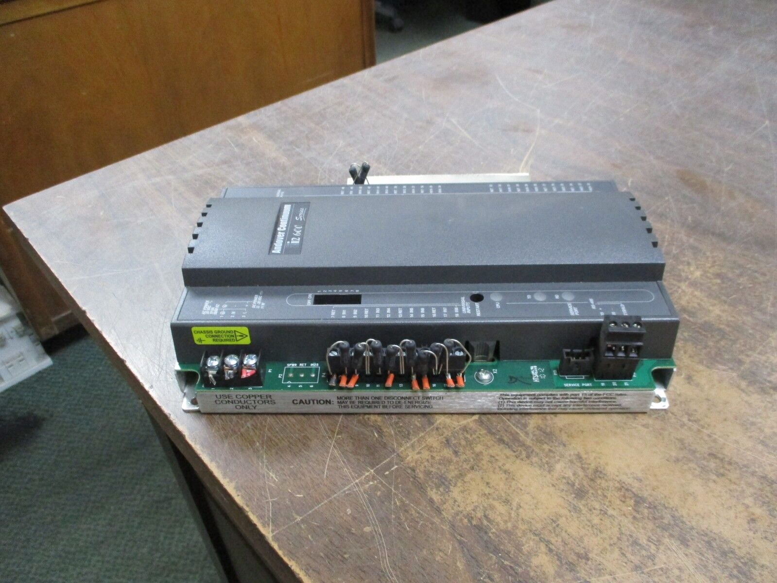 Schneider Electric Andover Continuum i2 600 Series Controller I2624 Used