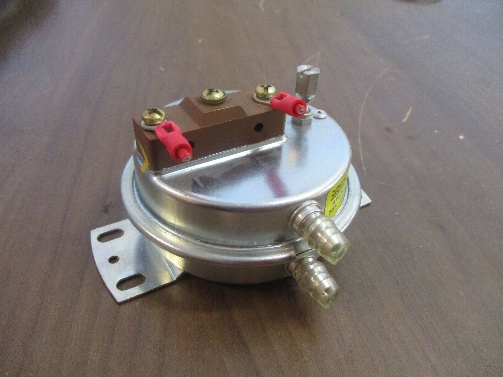 Honeywell Pressure Switch AP4257 1/2 PSI Air Used