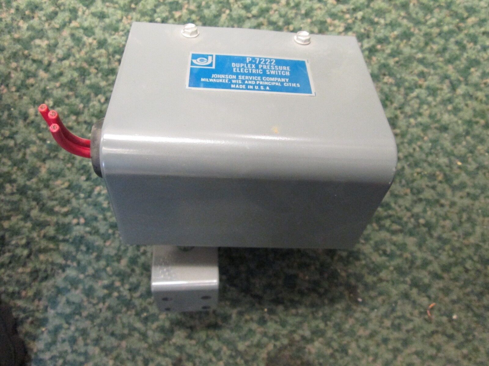 Johnson Service Co Duplex Pressure Electric Switch P-7222 Used