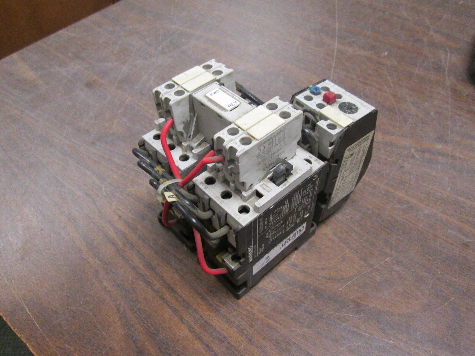 Siemens Reversing Starter CRL0F3321* 3UA52 00-1E Range 2.5-4A 120V coil Used