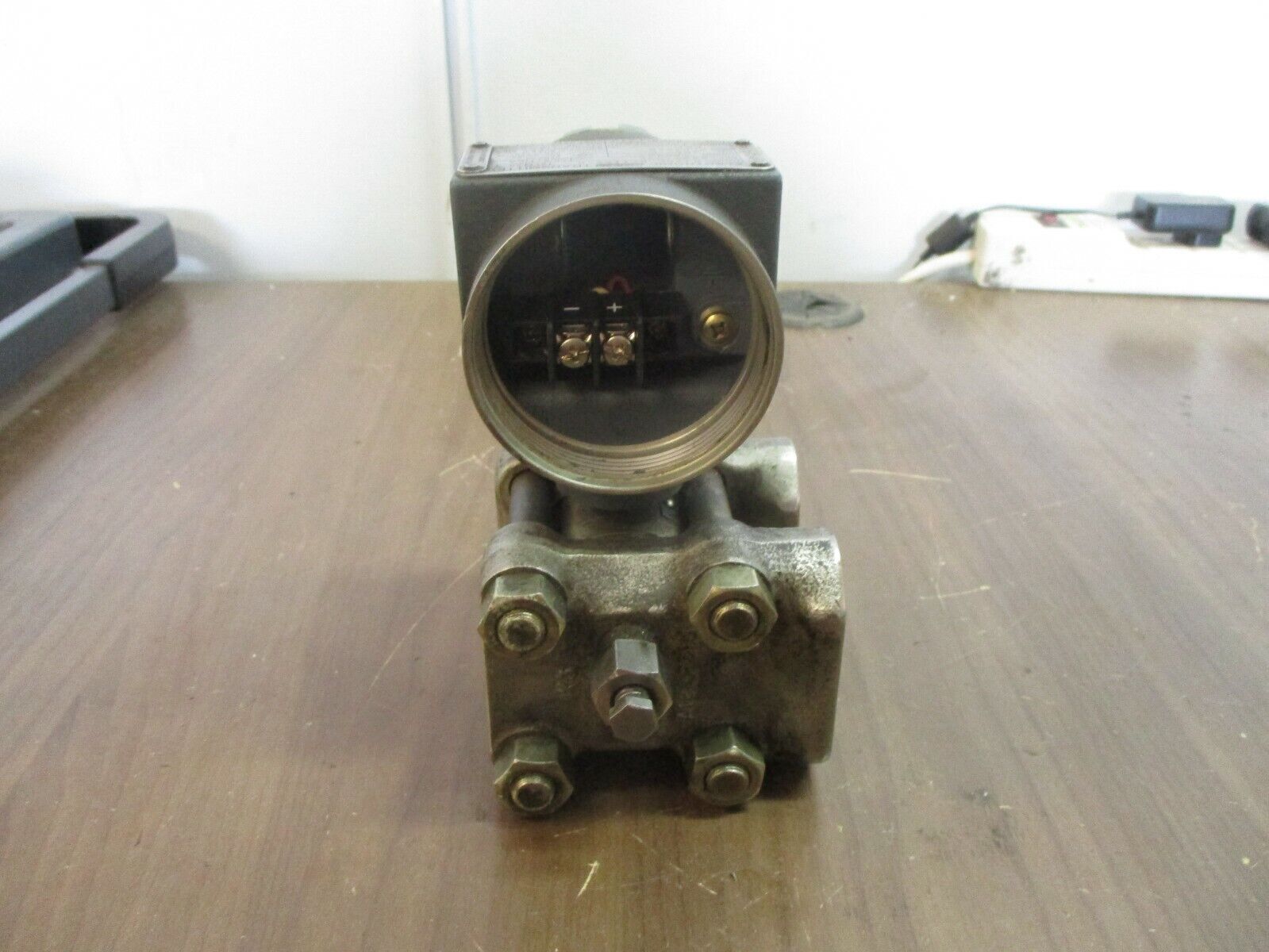 Foxboro Electronic Transmitter 843DP-B2I1SS-M 12.5-36VDC 3000PSIG Used