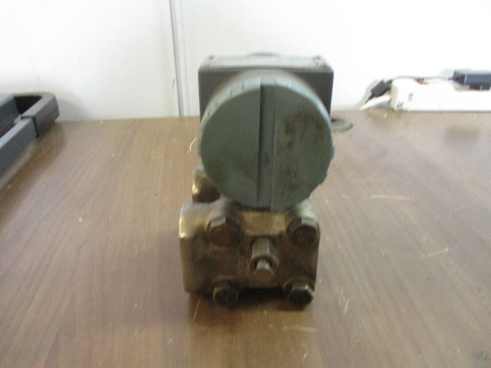 Foxboro Electronic Transmitter 843DP-B2I1SS-M 12.5-36VDC 3000PSIG Used