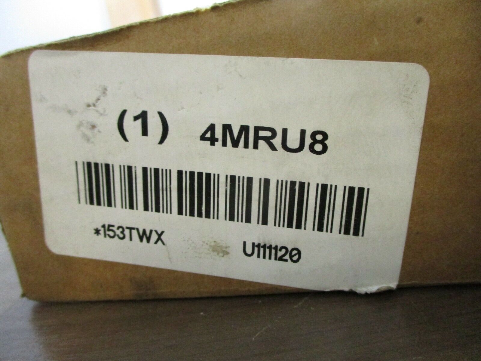 Lithonia Fluorescent Strip Light 4MRU8 2Ft 34W New Surplus