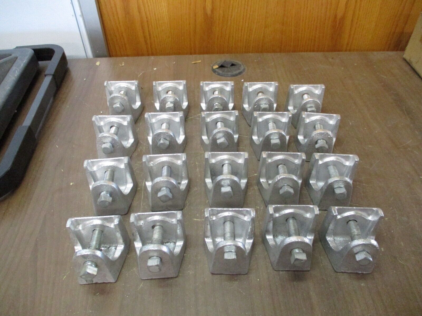 Morris Coupling Co. Mallable Clamp FS-5718-1/2 E/G 2 1/2" Wide 1/2" Hole