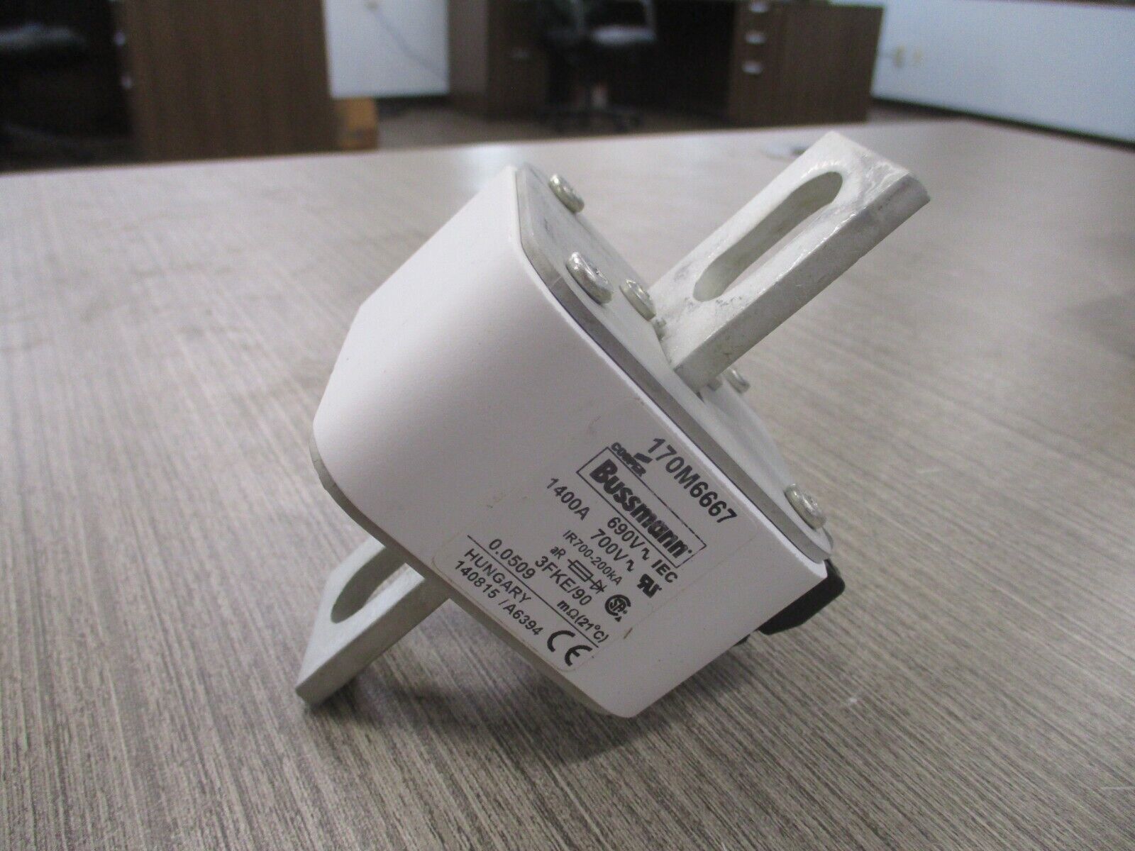 Cooper Bussmann Fuse 170M6667-G 1400A 690V New Surplus