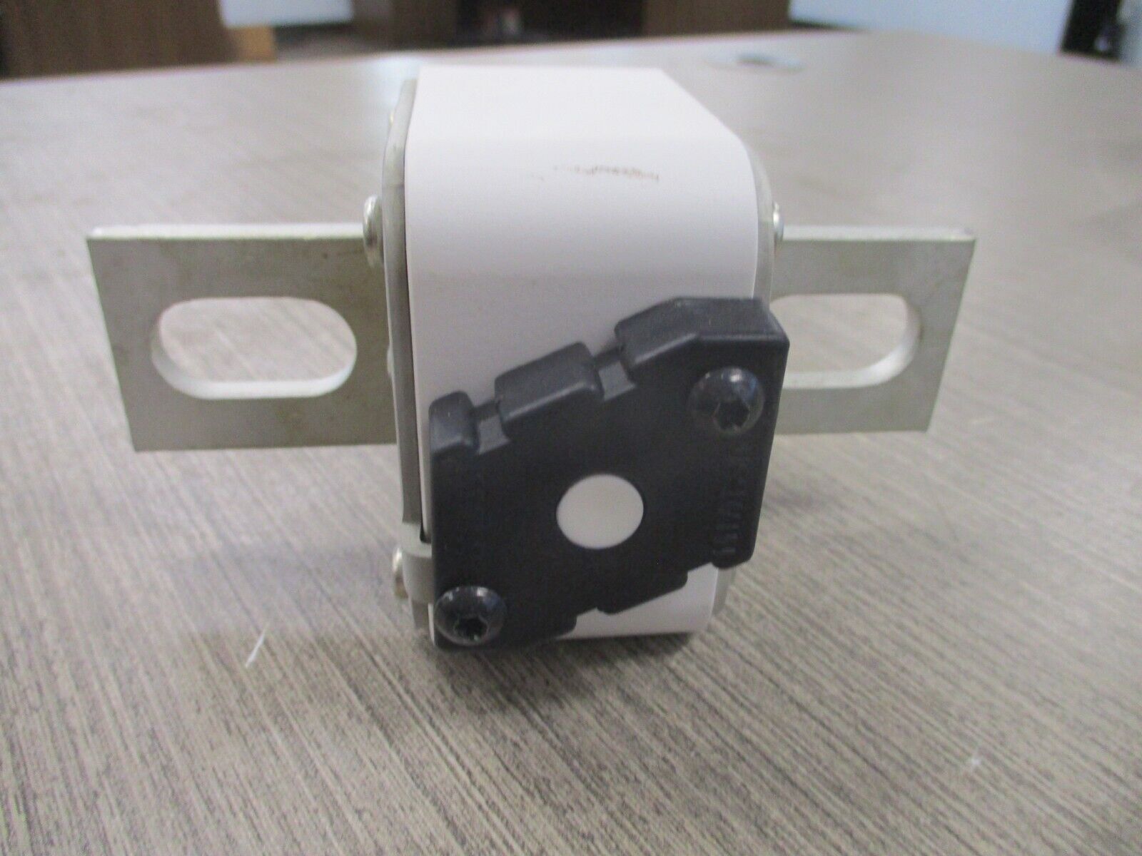 Cooper Bussmann Fuse 170M6667-G 1400A 690V New Surplus