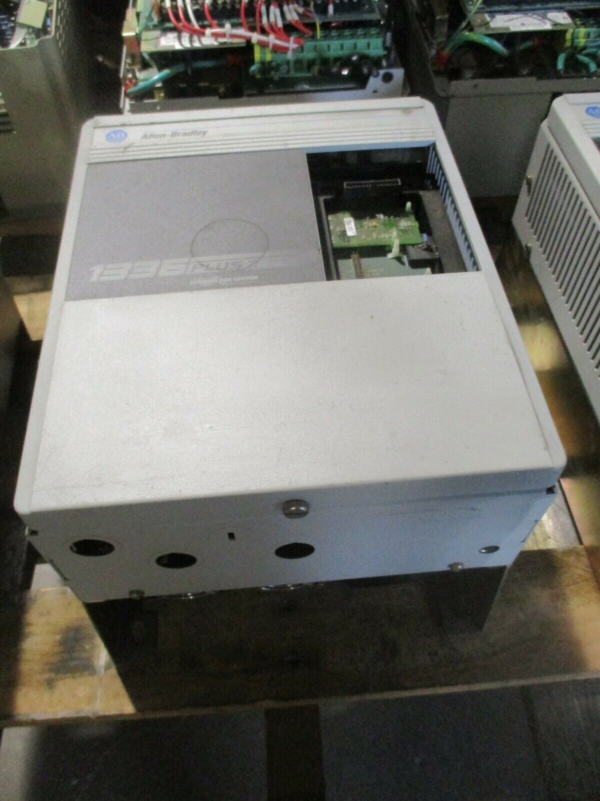 Allen-Bradley 1336 Plus II AC Drive 1336F-BRF100-AA-EN 10HP *No Keypad* Used