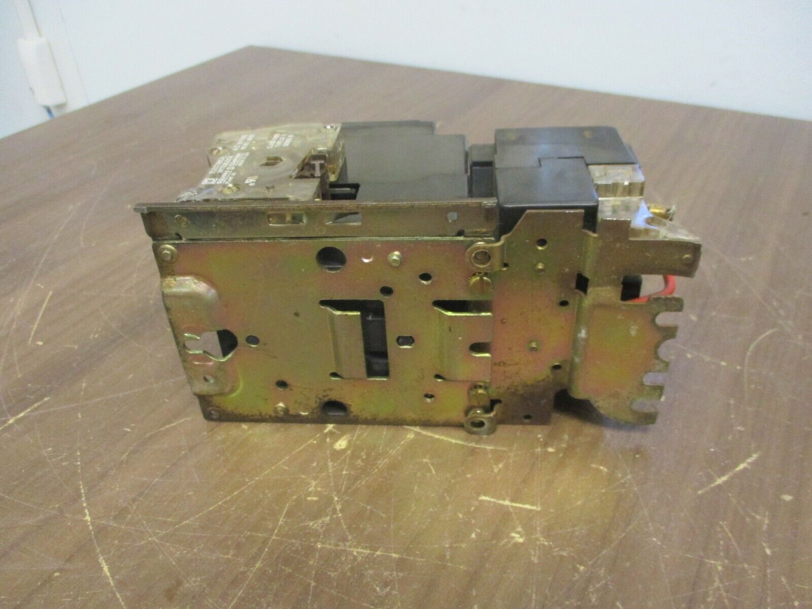 Square D Size 1 Starter 8536SC03S 120V Coil 10HP 600V 50/60Hz w/Aux Contact Used