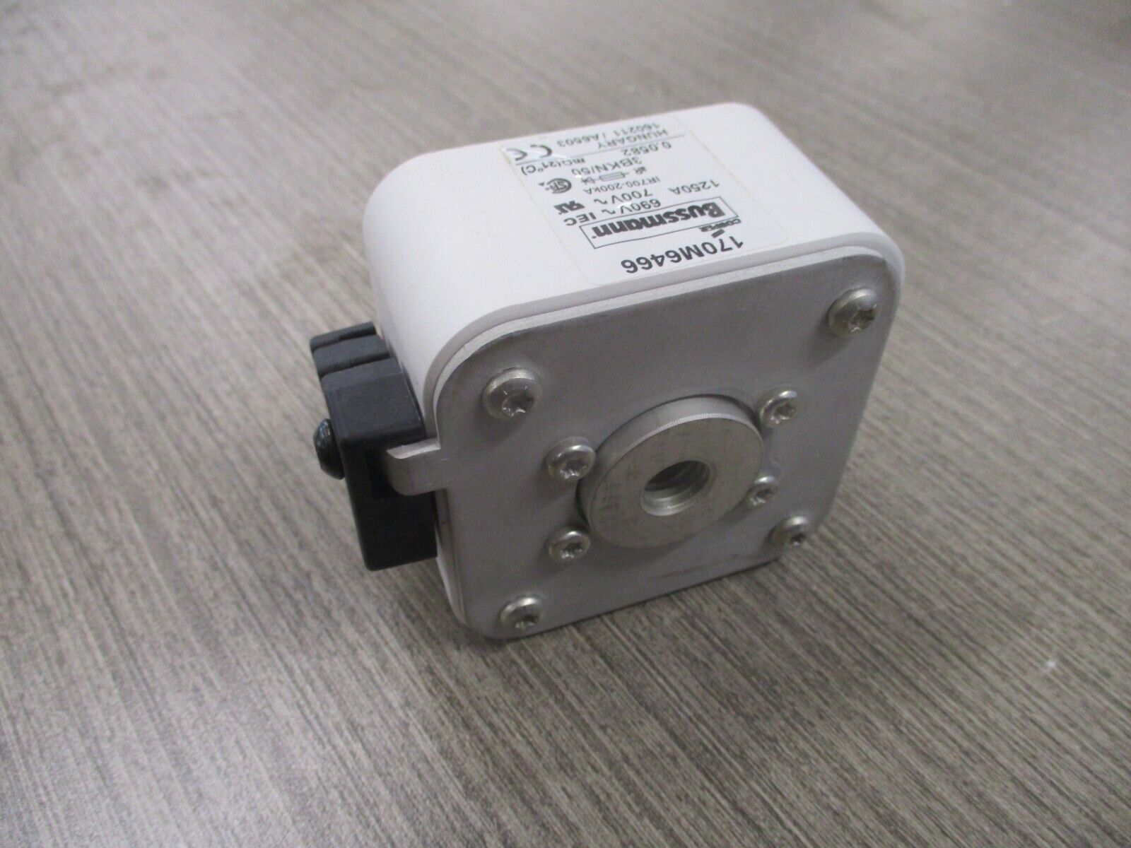 Cooper Bussmann Fuse 170M6466 1250A 690/700V New Surplus