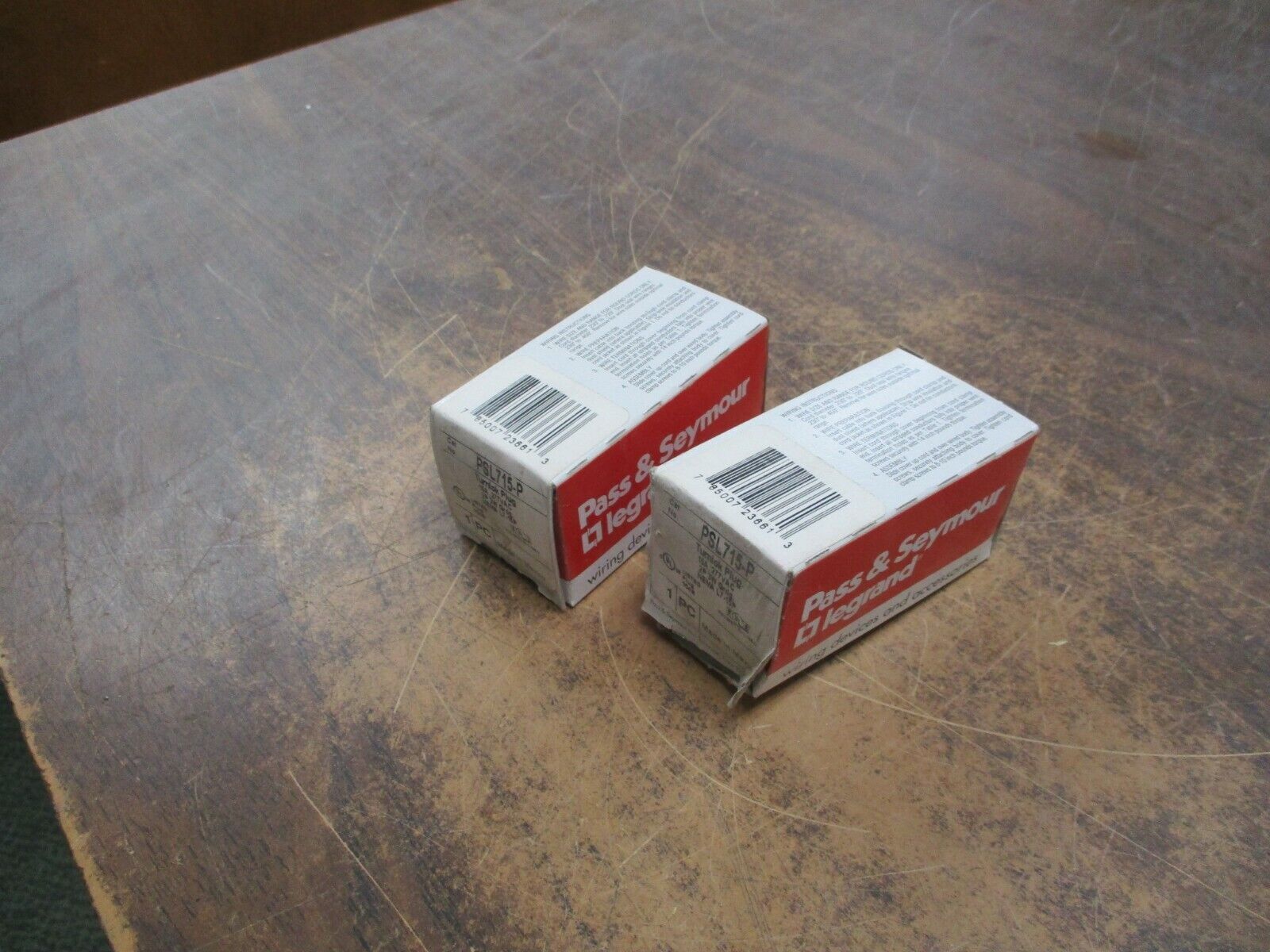 Pass & Seymour Turnlok Plug PSL715-P 15A 277V 2P 3W *Lot of 2* New Surplus