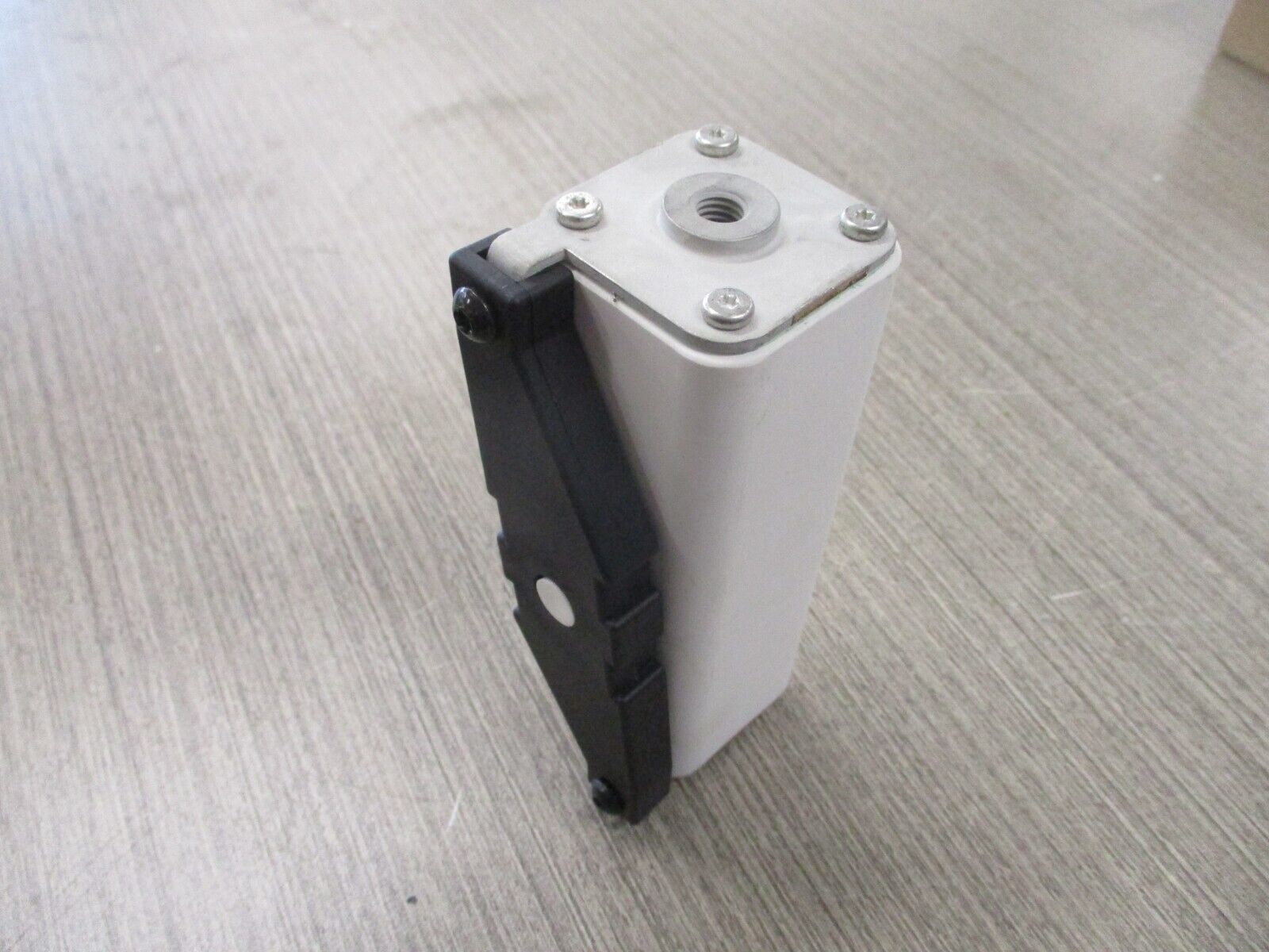 Cooper Bussmann Fuse 170E3581 160A 750V New Surplus