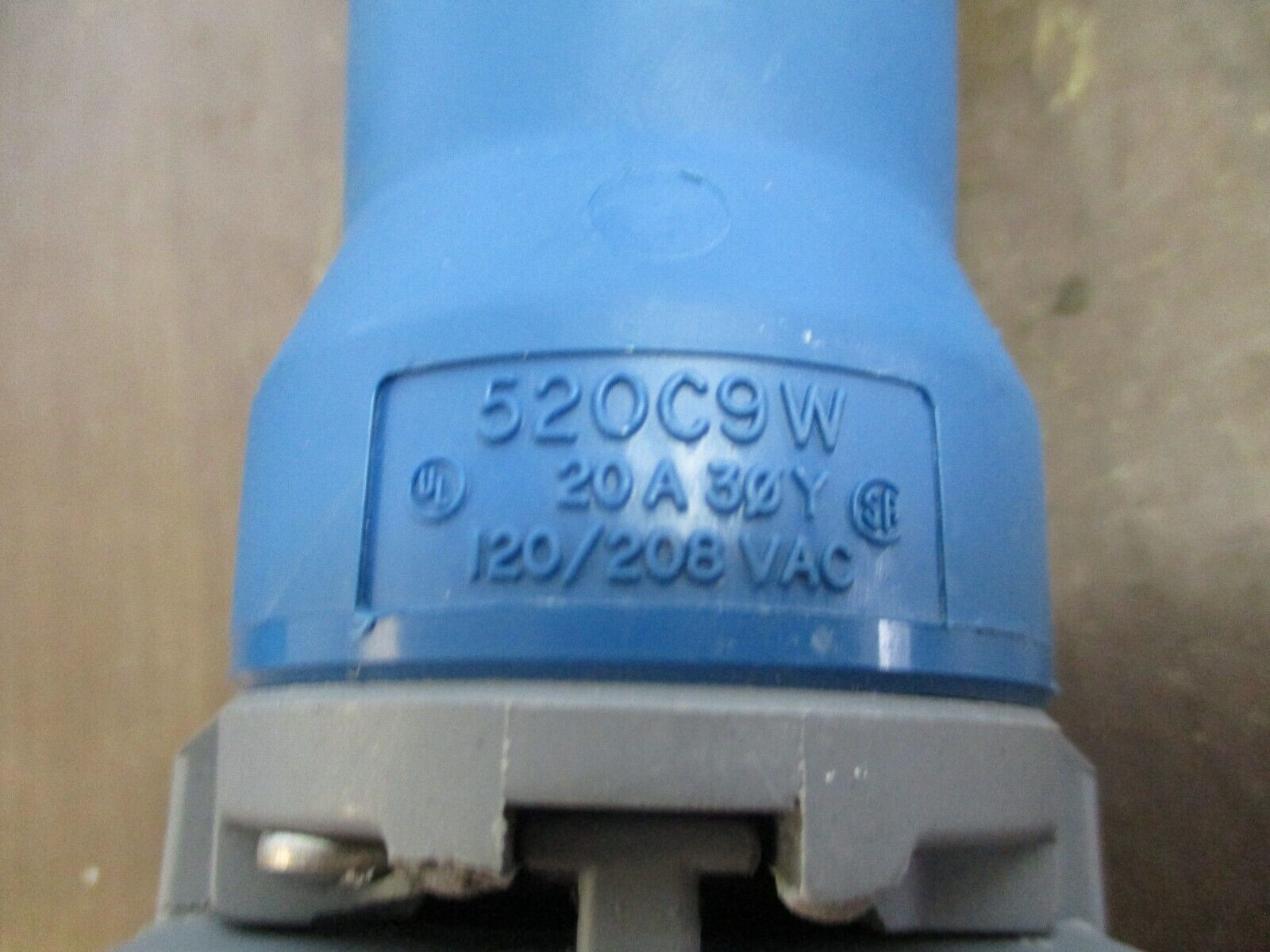 Hubbell Connector 520C9W 20A 120/208V 3Ph *Wire End* Used