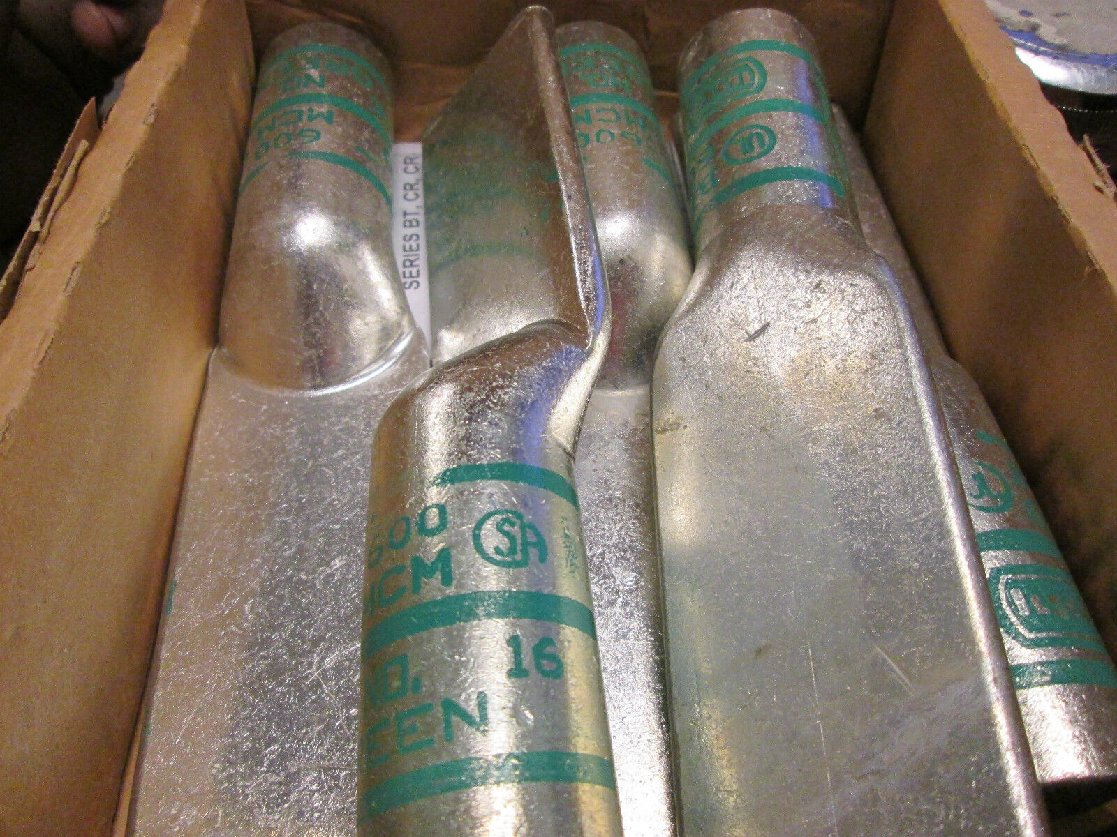 ILSCO BT-600 New In Box of 5 Compression Lug 600 MCM