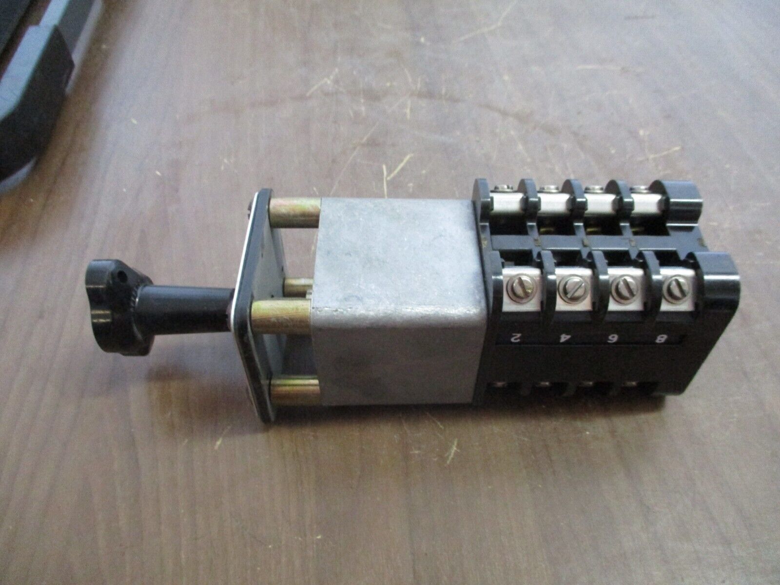 GE Type SBM Rotary Switch D4A04T1F1V1 Start / Stop Used