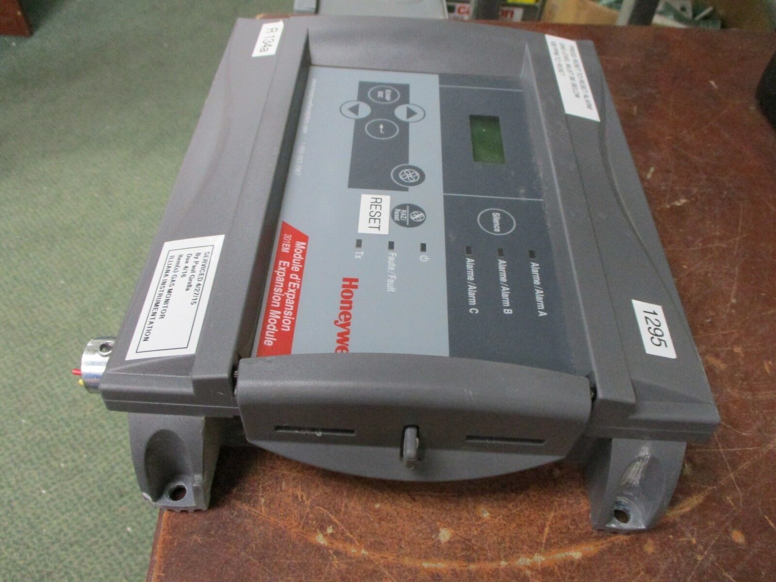 HoneyWell 301EM Expansion Module VA301EM-20 22-27 VAC 29-38VDC Used