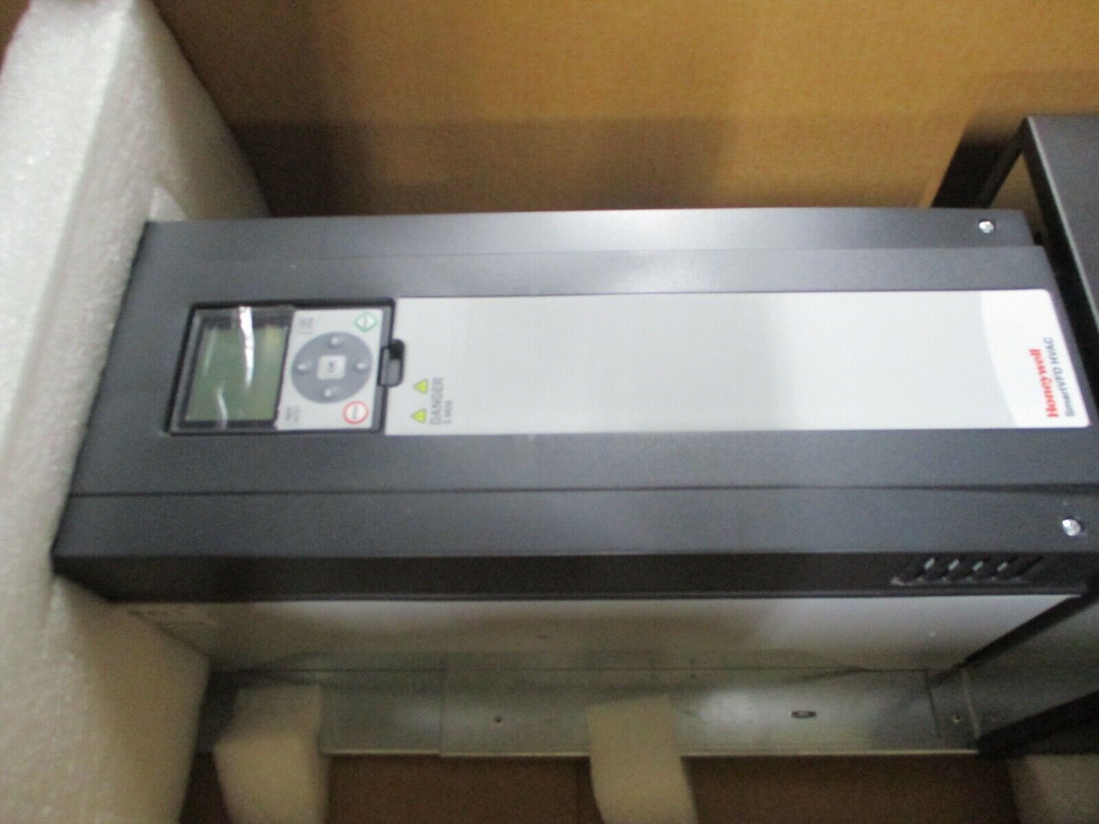 Honeywell Smart VFD AC Drive w/ Disconnect HVFDSD3A0150G100 15HP New Surplus