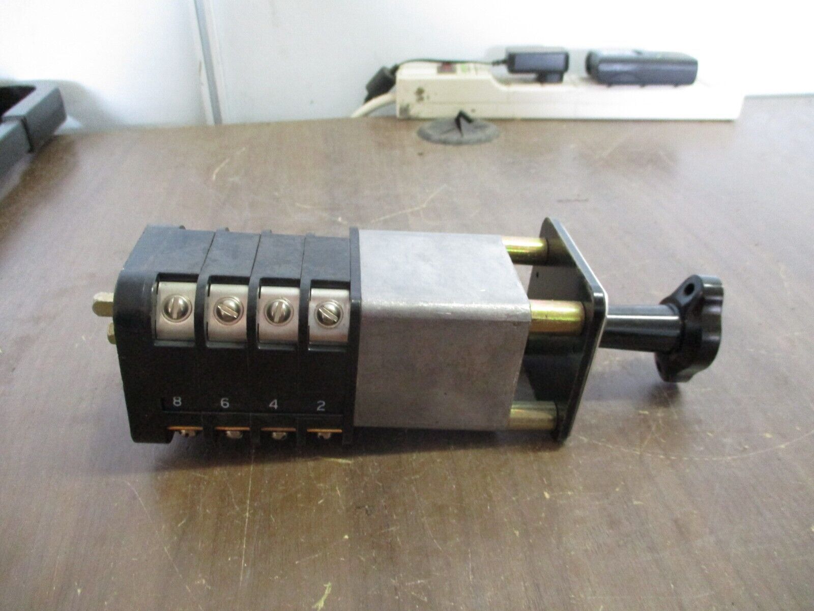 GE Type SBM Rotary Switch D4A04T1F1V1 Trip/Close *Missing 9 Terminal Screws*