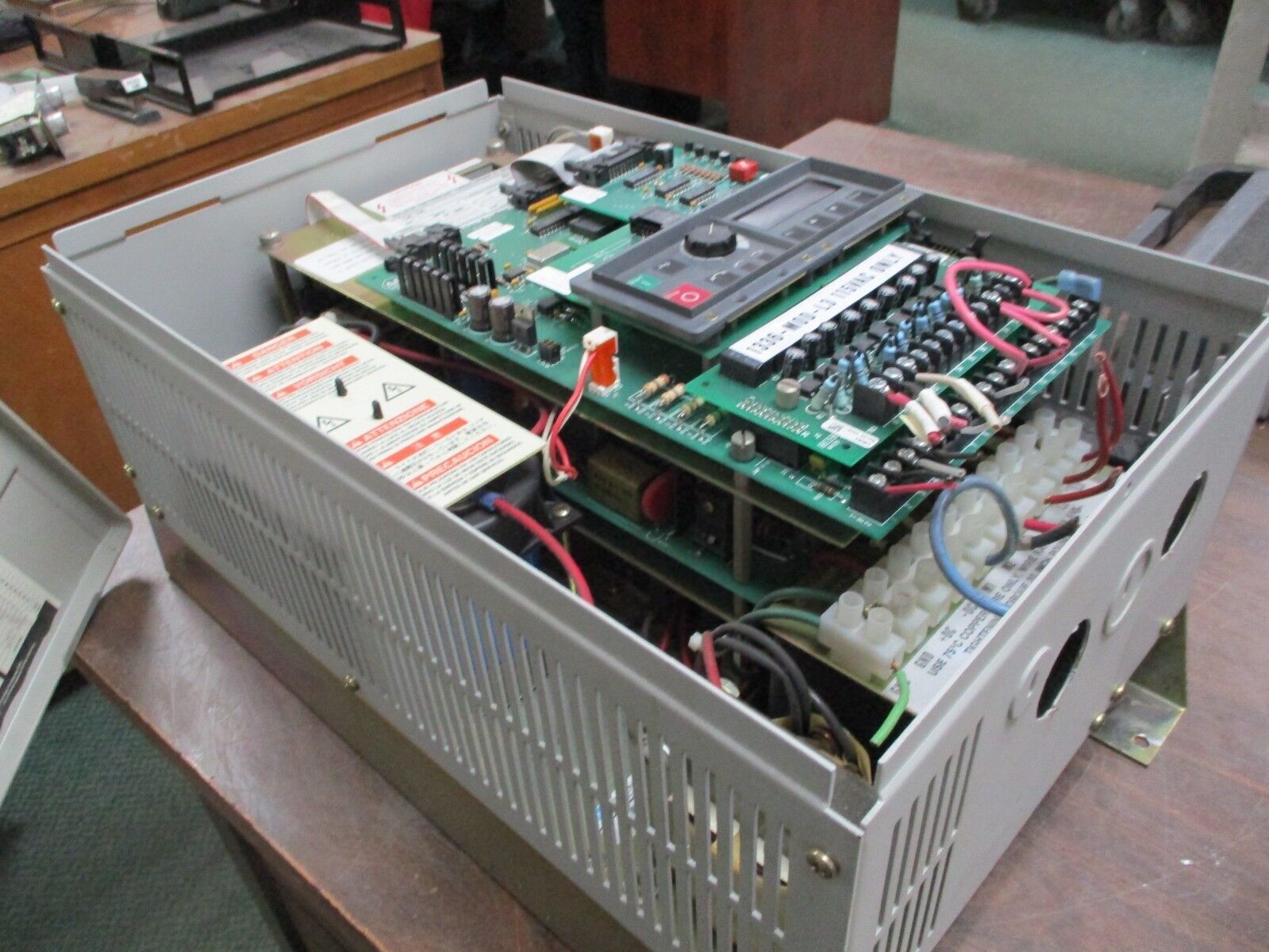 Allen-Bradley 1336 AC Drive 1336-B005-EAD-FA2-L3 5HP 3Ph *No Cover Screw* Used