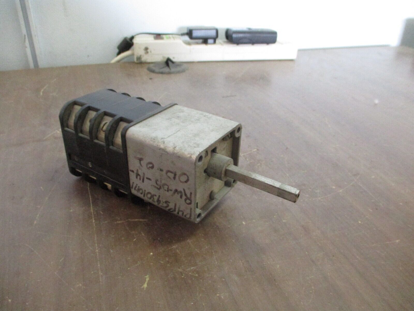 GE Type SBM Rotary Switch 10AB041 *No Handle* *No Cover* Used