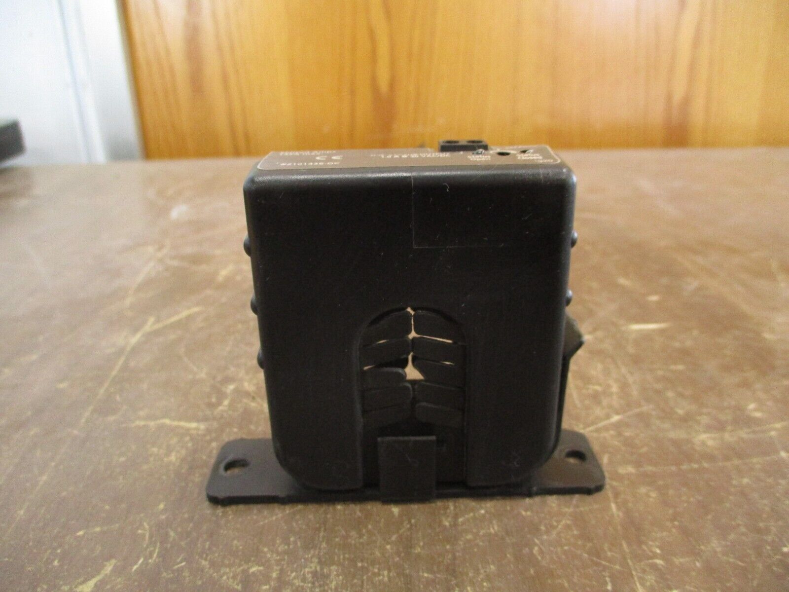 Veris Hawkeye 908 Current Sensor H908 Sensed: 135A Max *Broken Fin* Used